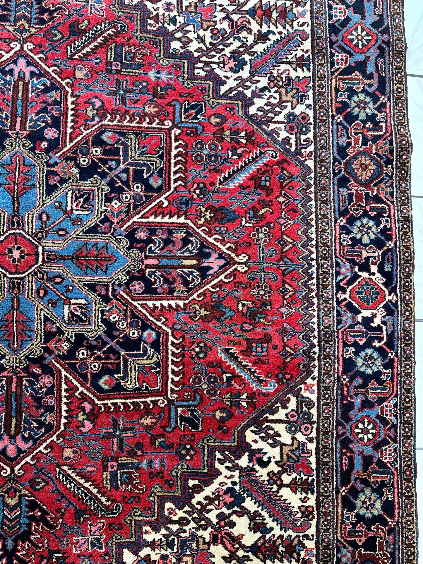 Hand-Knotted Persian Heriz Wool Rug – 9’ x 12’ – Geometric Medallion Design - Nuvé