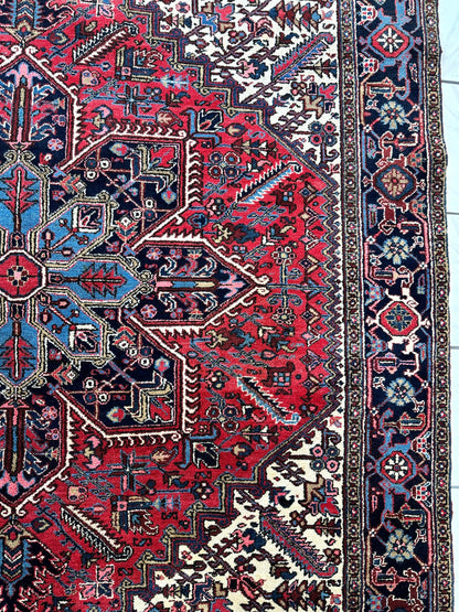 Hand-Knotted Persian Heriz Wool Rug – 9’ x 12’ – Geometric Medallion Design - Nuvé