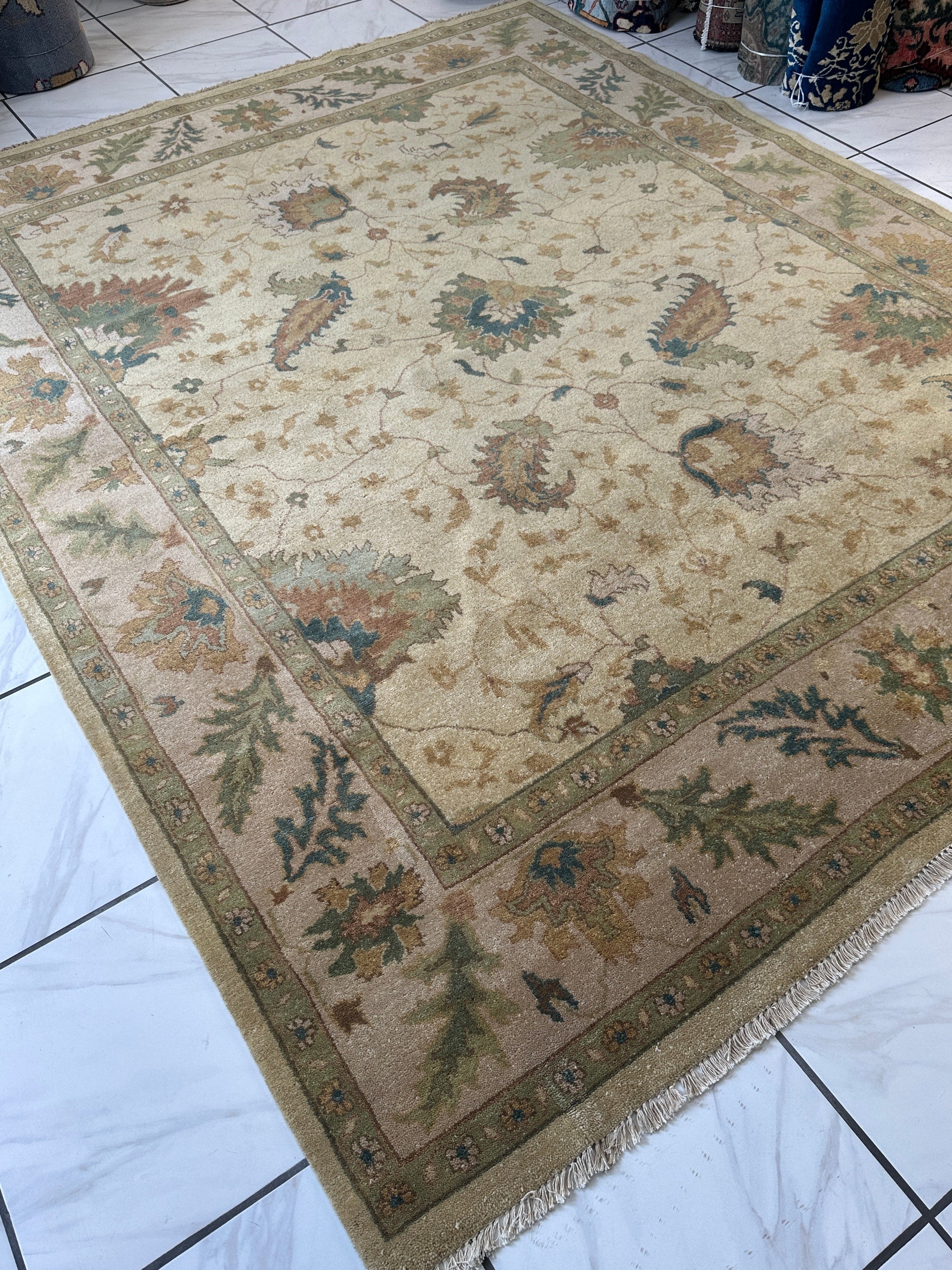 Hand-Knotted Oushak Soft Wool Rug 8 x 10 - Nuvé