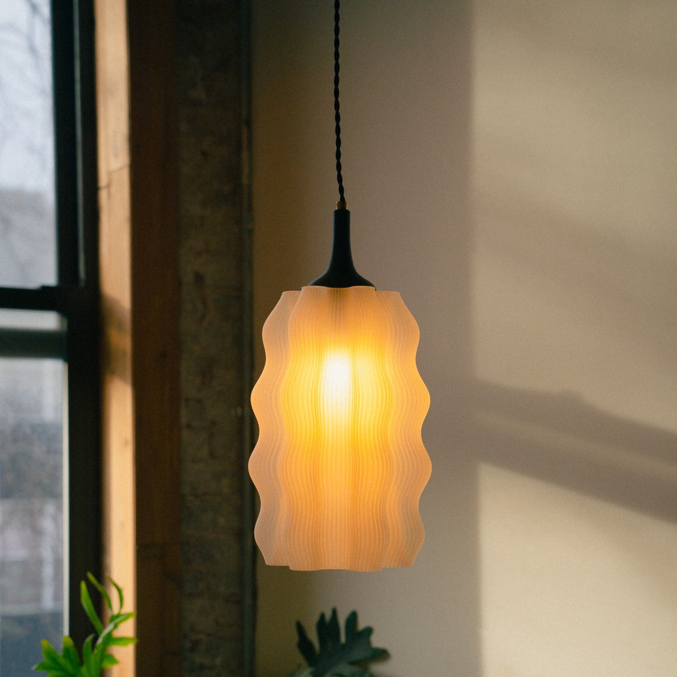 Wavy Pendant - Nuvé