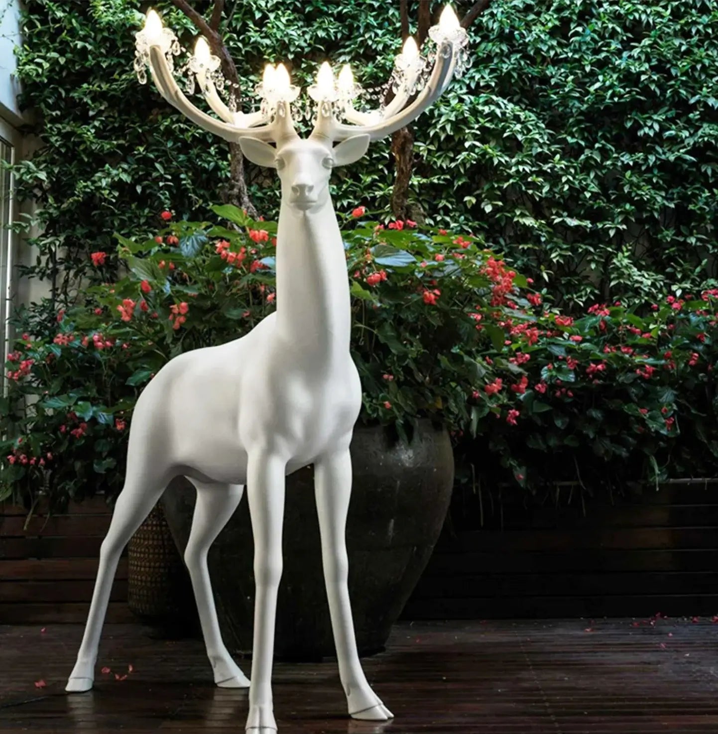 Deer Sculpture Floor Lamp - Nuvé