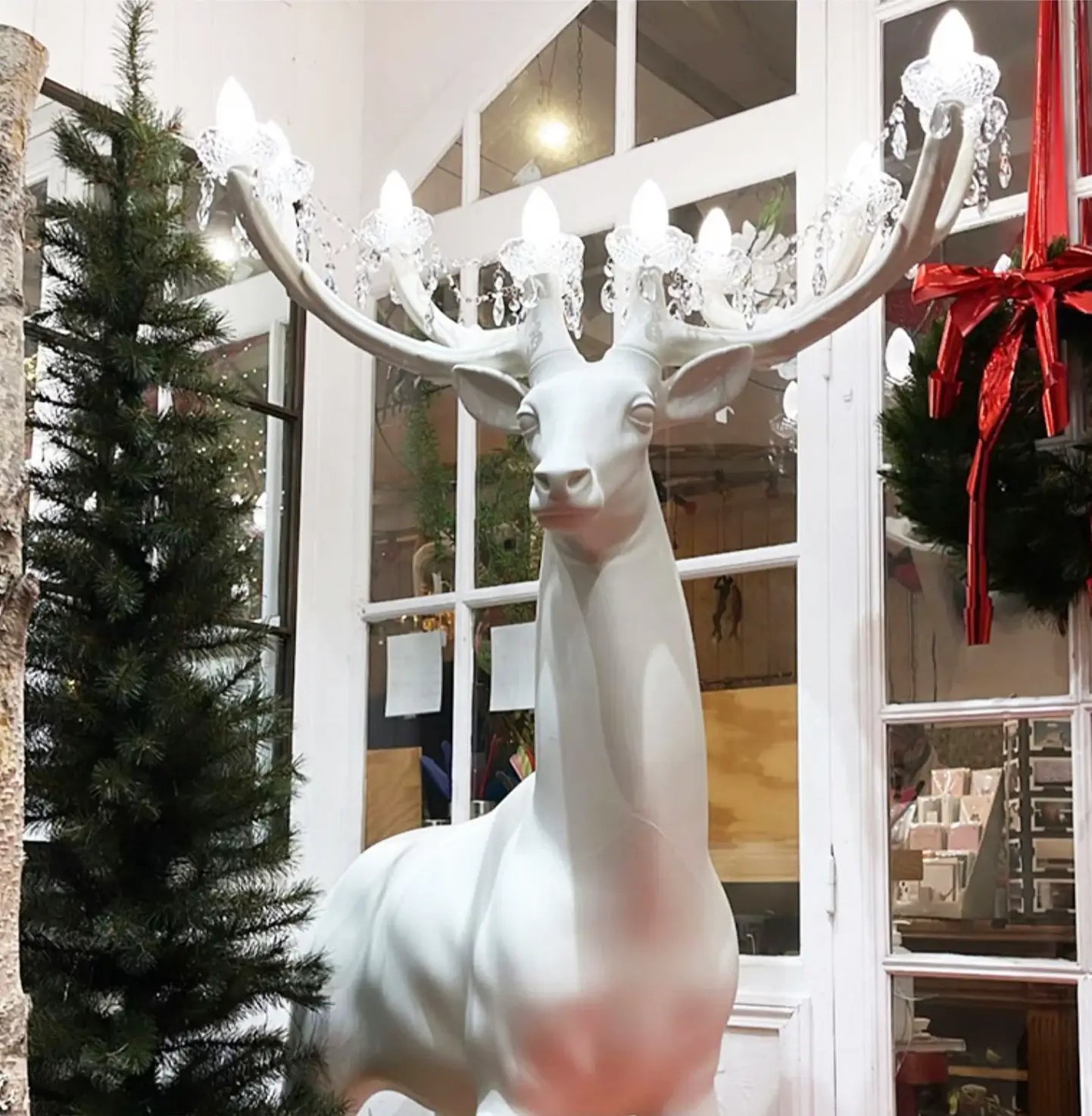 Deer Sculpture Floor Lamp - Nuvé