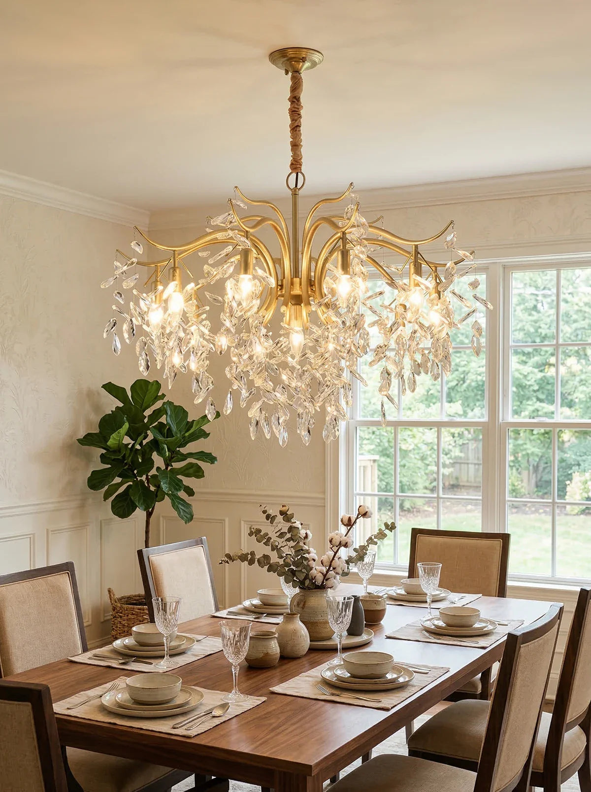 Dorale chandelier by Korewolamp featuring elegant design with multiple light fixtures and modern aesthetic, hanging from ceiling.