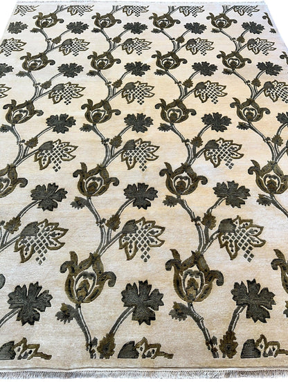 Hand-Knotted Indian Rug - 7'11" x 9'9" - Wool - Floral Pattern - Elegant Beige and Green Design - Nuvé