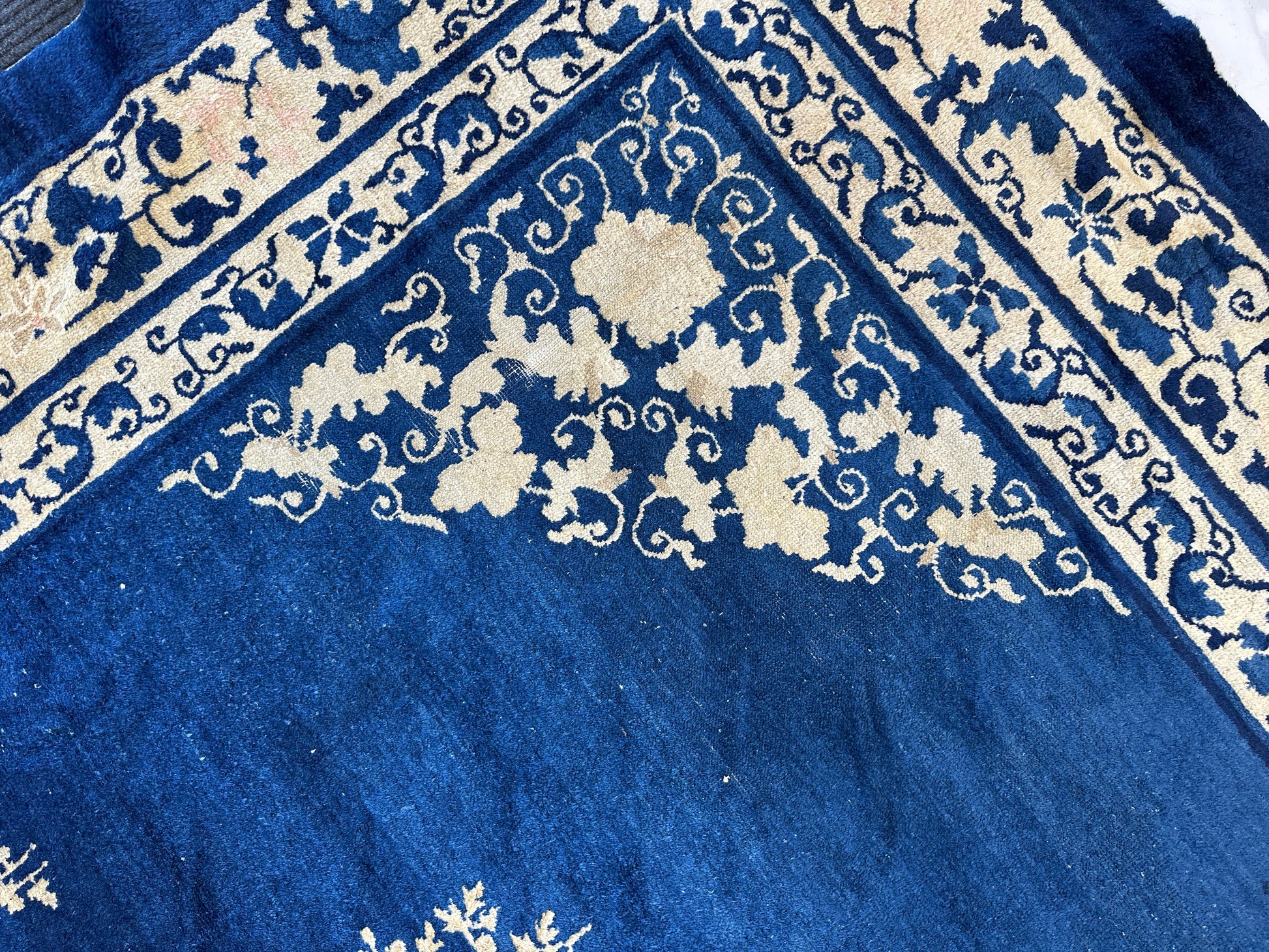 Hand-Knotted Antique Chinese Peking Wool Rug – 9’ x 11’5” – Distressed Blue, 19th Century - Nuvé