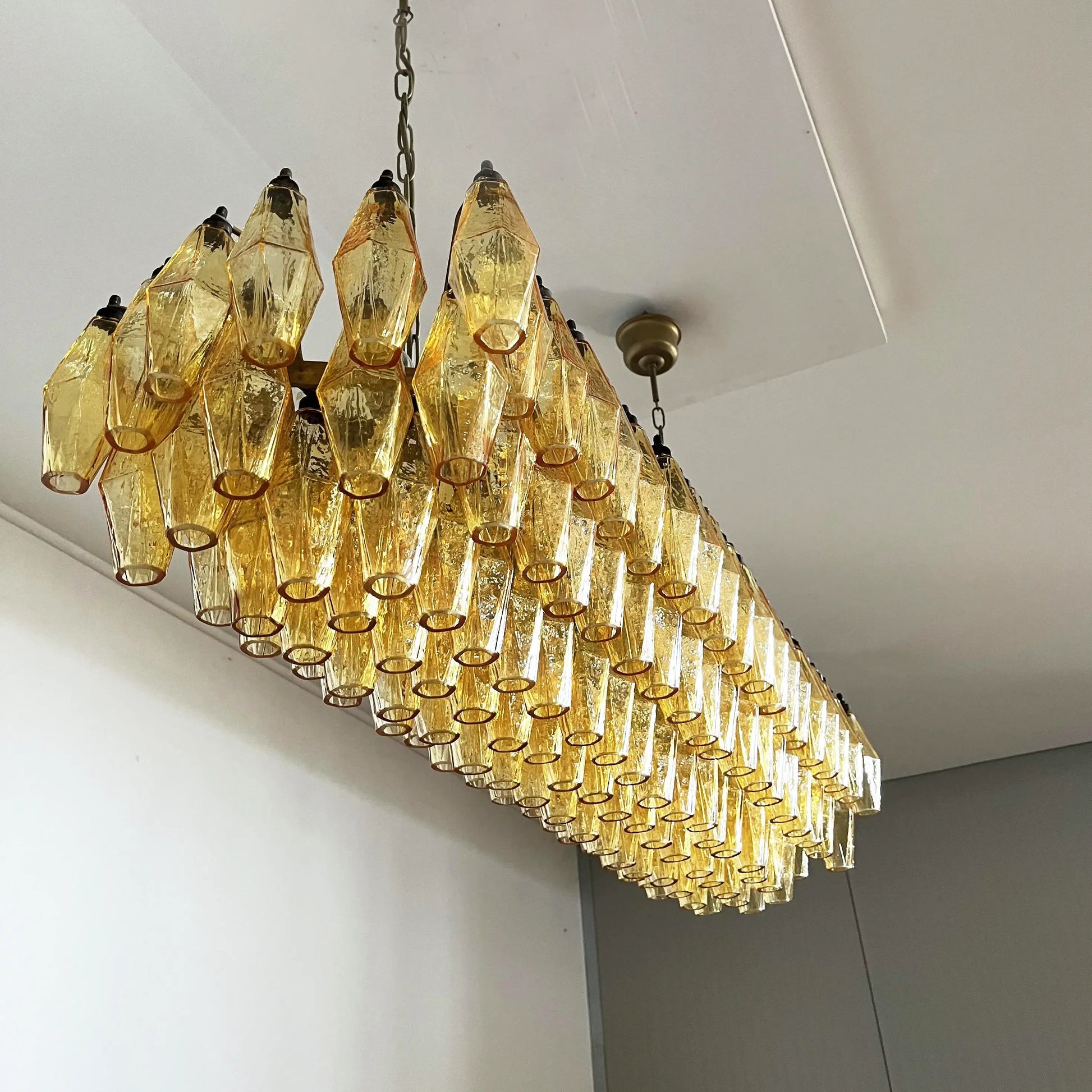 Elegant Amber Murano Poliedri Chandelier - Nuvé