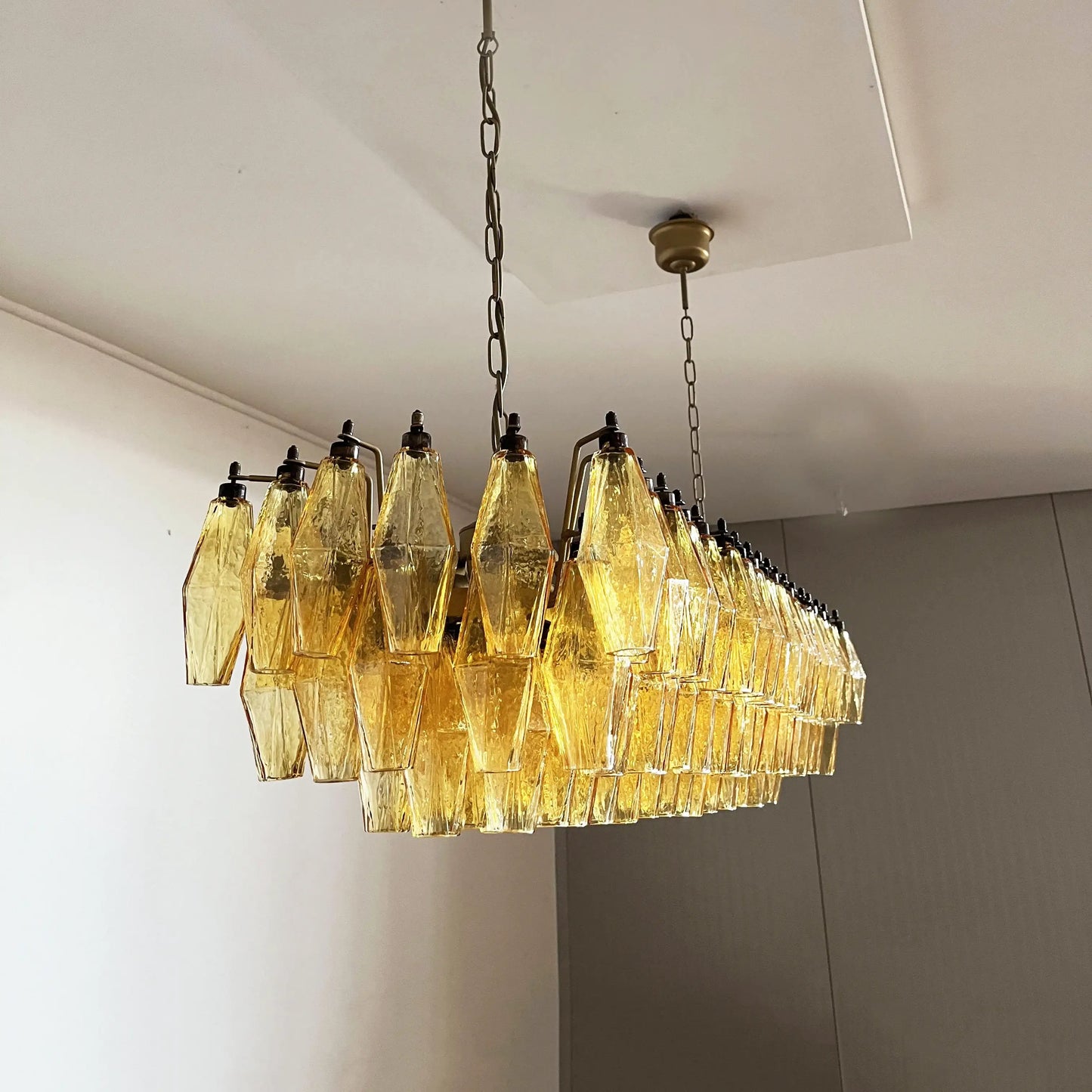 Elegant Amber Murano Poliedri Chandelier - Nuvé