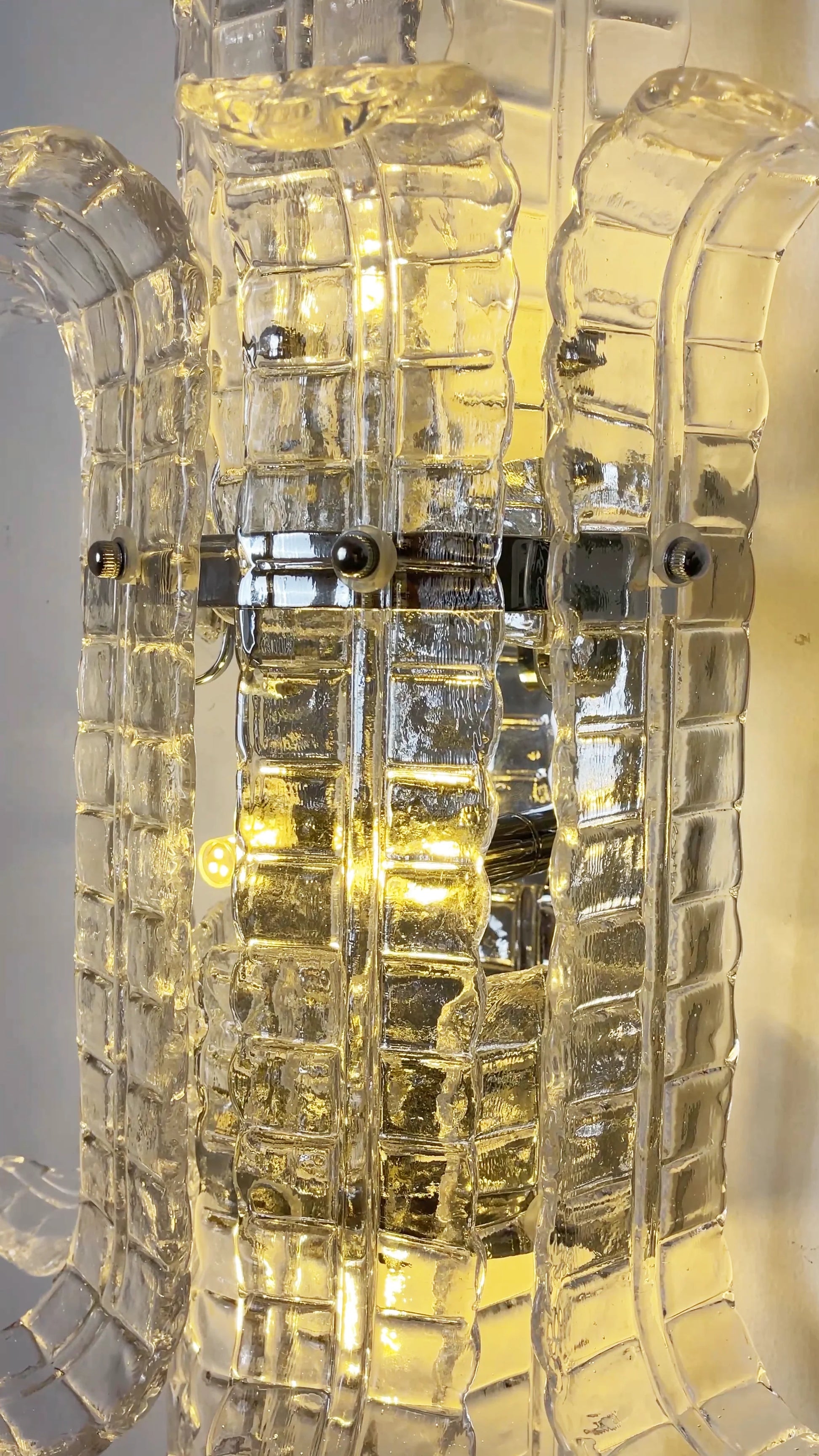 Elegant Murano Leaf Shape Glass Wall Sconce - Nuvé