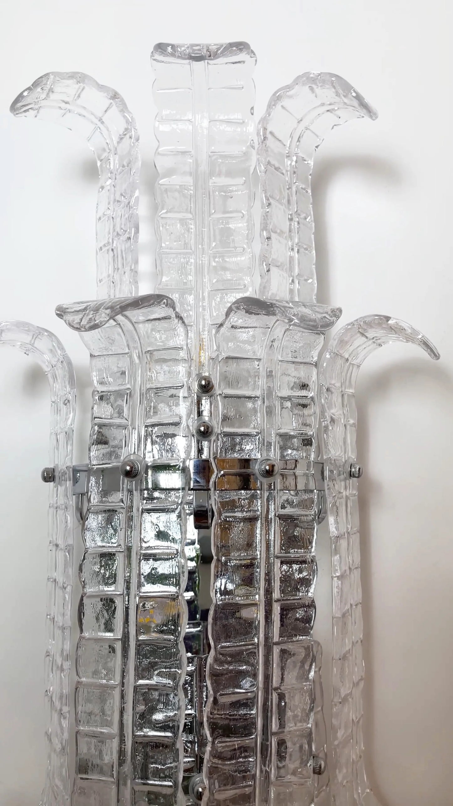 Elegant Murano Leaf Shape Glass Wall Sconce - Nuvé