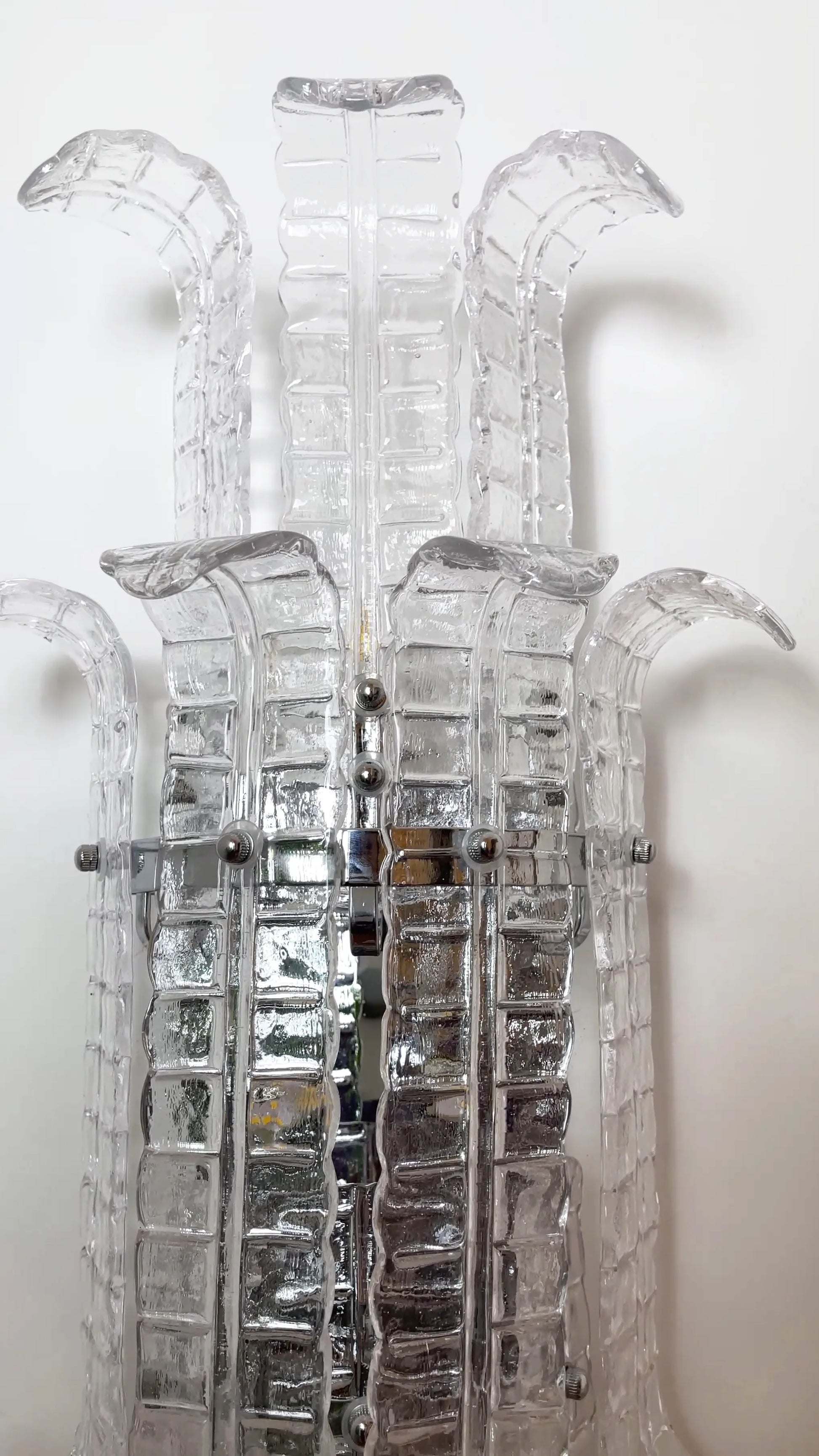 Elegant Murano Leaf Shape Glass Wall Sconce - Nuvé