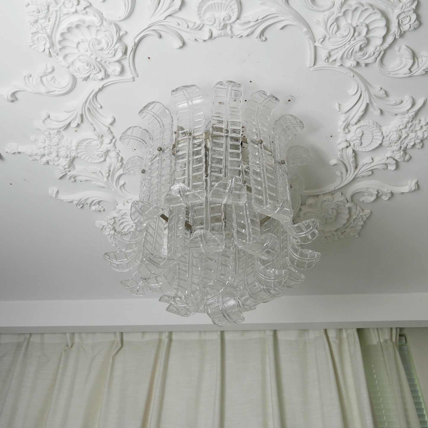 Elegant Murano Leaf Shaped Ceiling Lamp - Nuvé