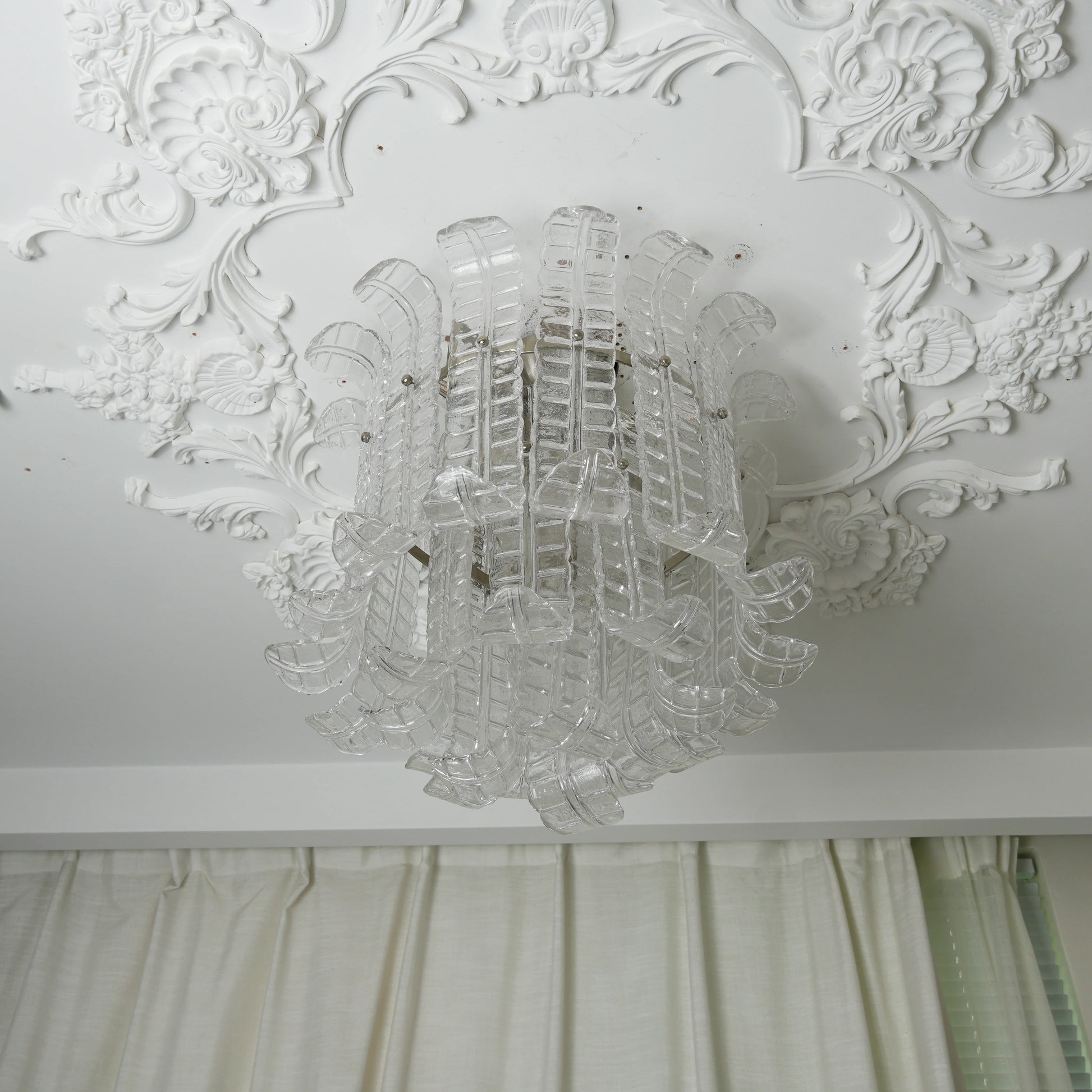 Elegant Murano Leaf Shaped Ceiling Lamp - Nuvé