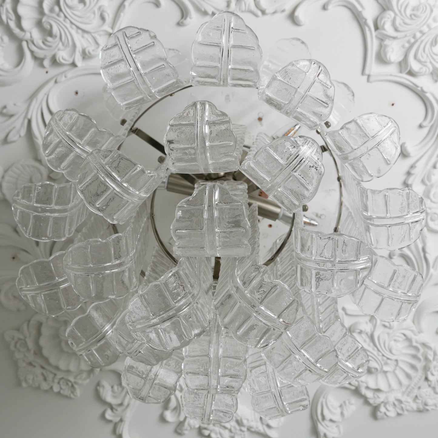 Elegant Murano Leaf Shaped Ceiling Lamp - Nuvé