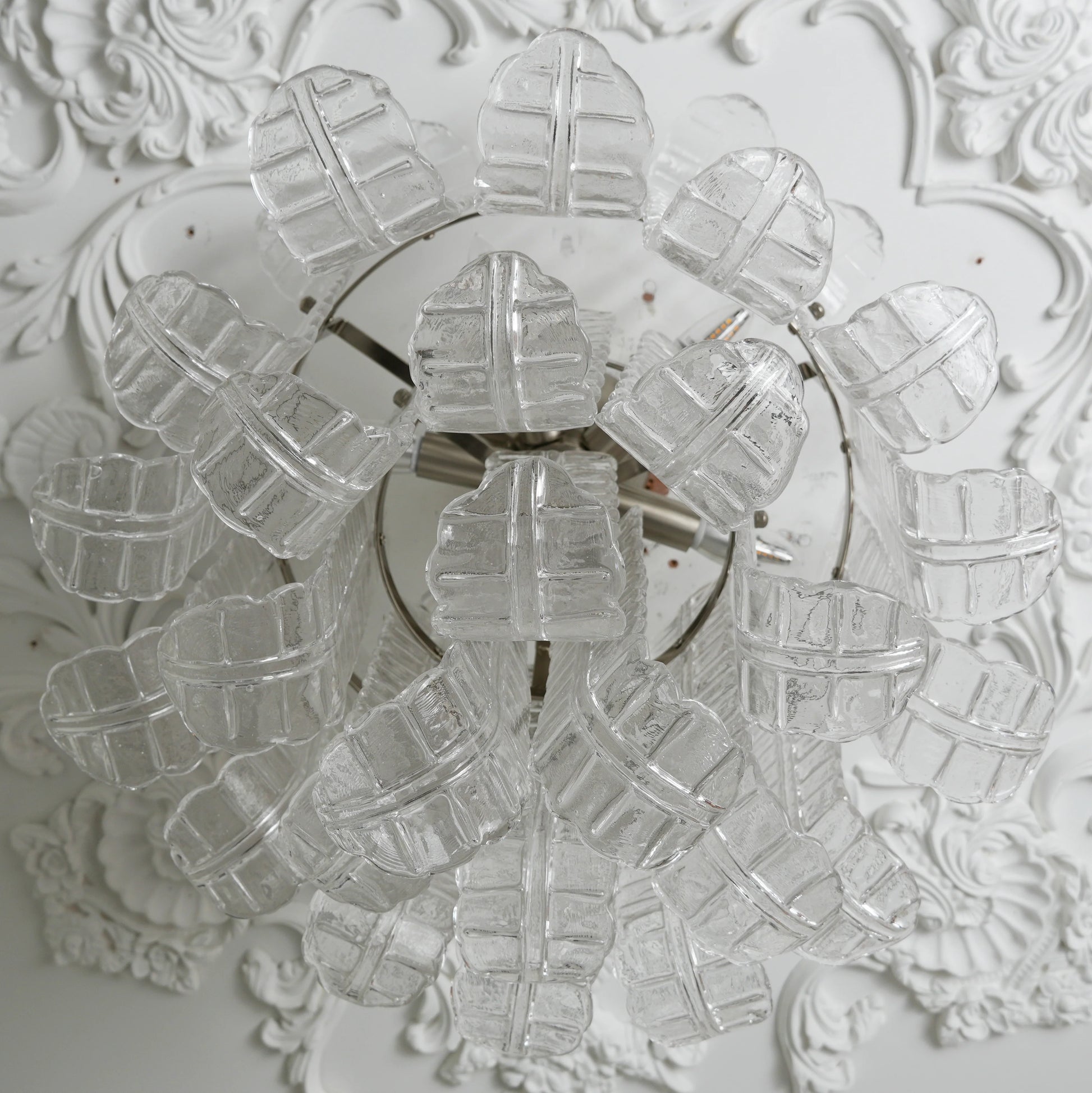 Elegant Murano Leaf Shaped Ceiling Lamp - Nuvé