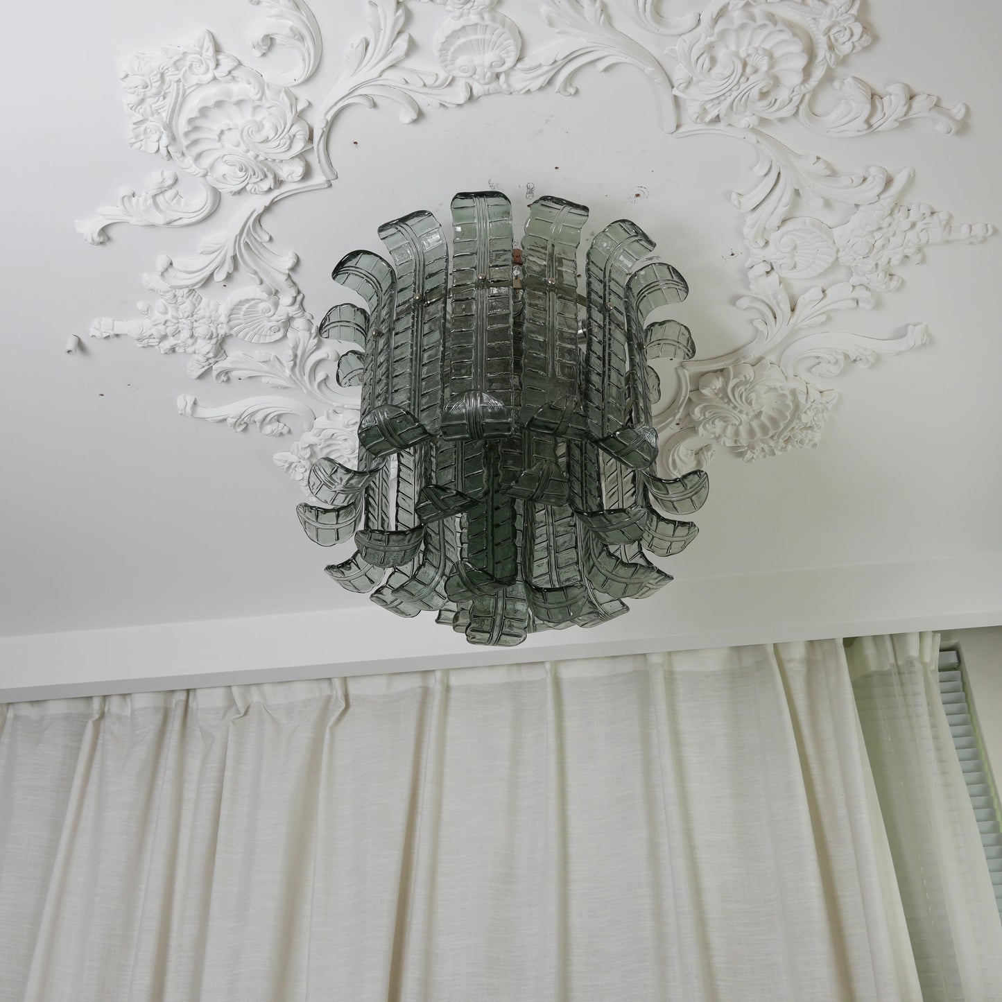 Elegant Murano Leaf Shaped Green Ceiling Lamp - Nuvé