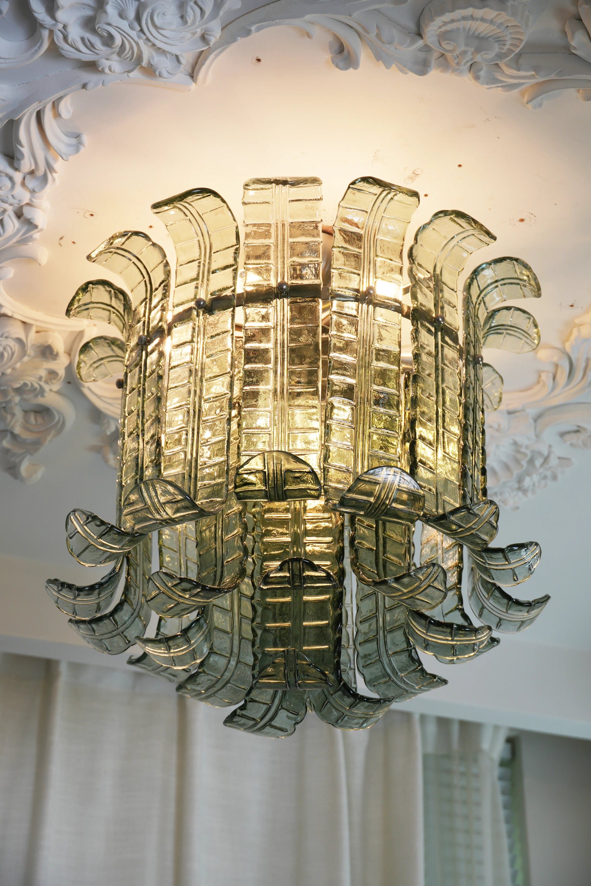 Elegant Murano Leaf Shaped Green Ceiling Lamp - Nuvé