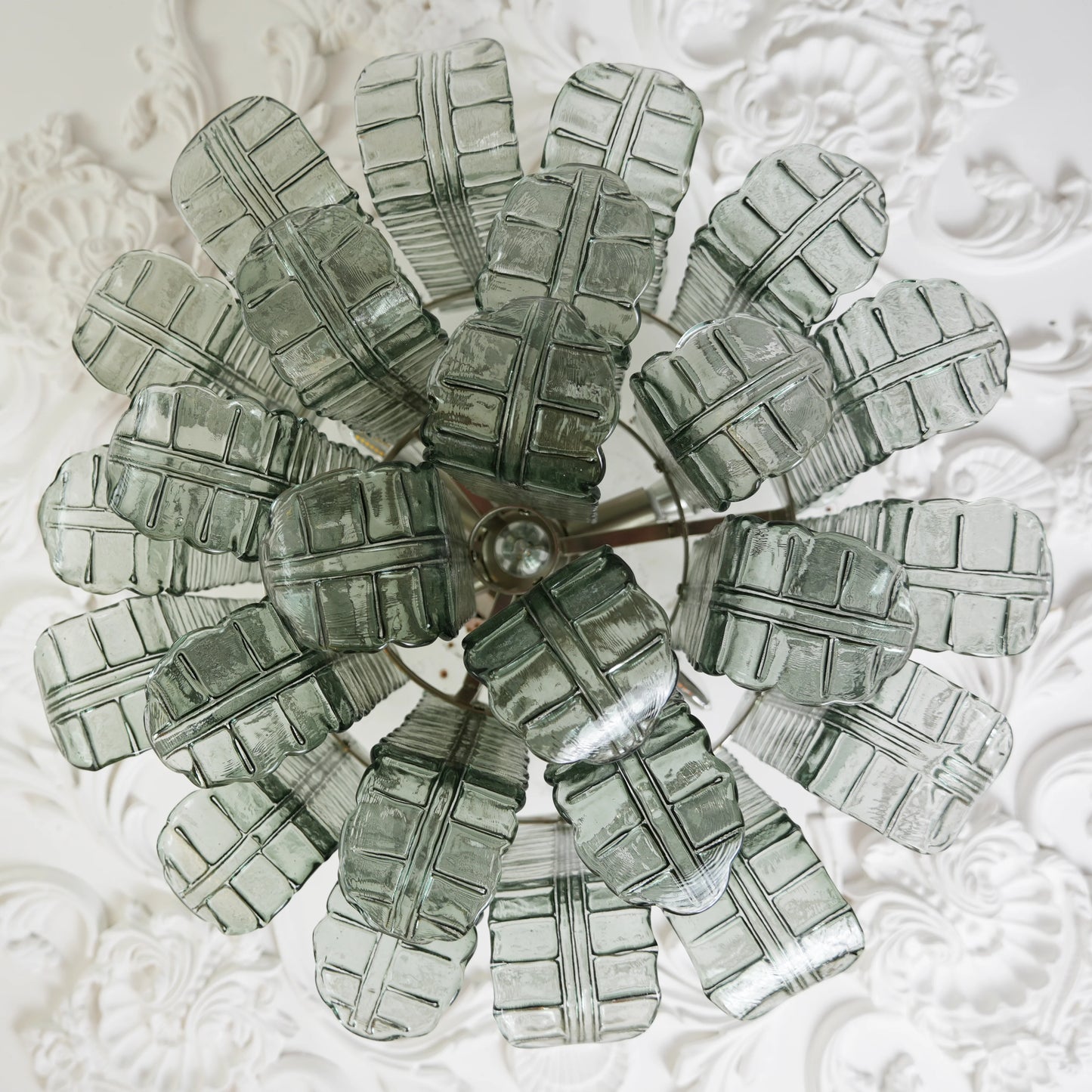 Elegant Murano Leaf Shaped Green Ceiling Lamp - Nuvé