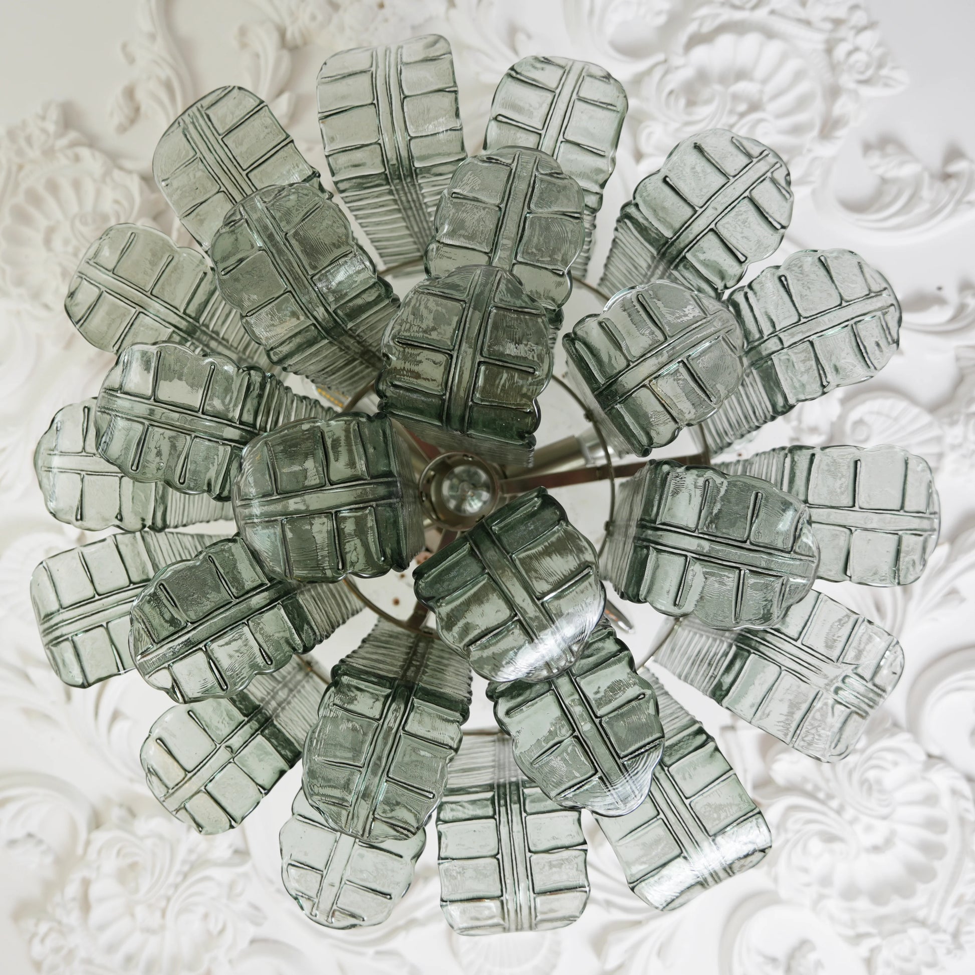 Elegant Murano Leaf Shaped Green Ceiling Lamp - Nuvé