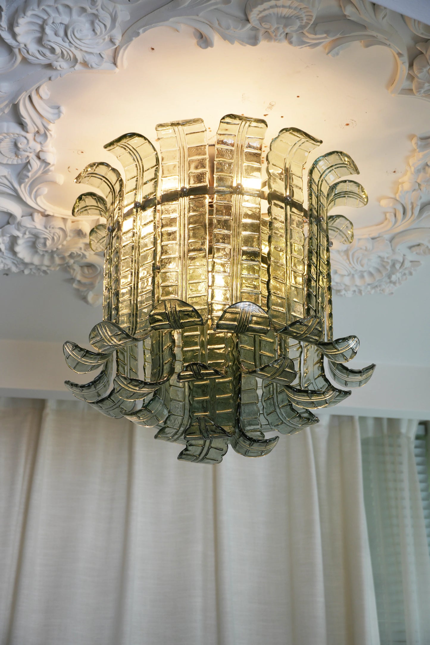 Elegant Murano Leaf Shaped Green Ceiling Lamp - Nuvé