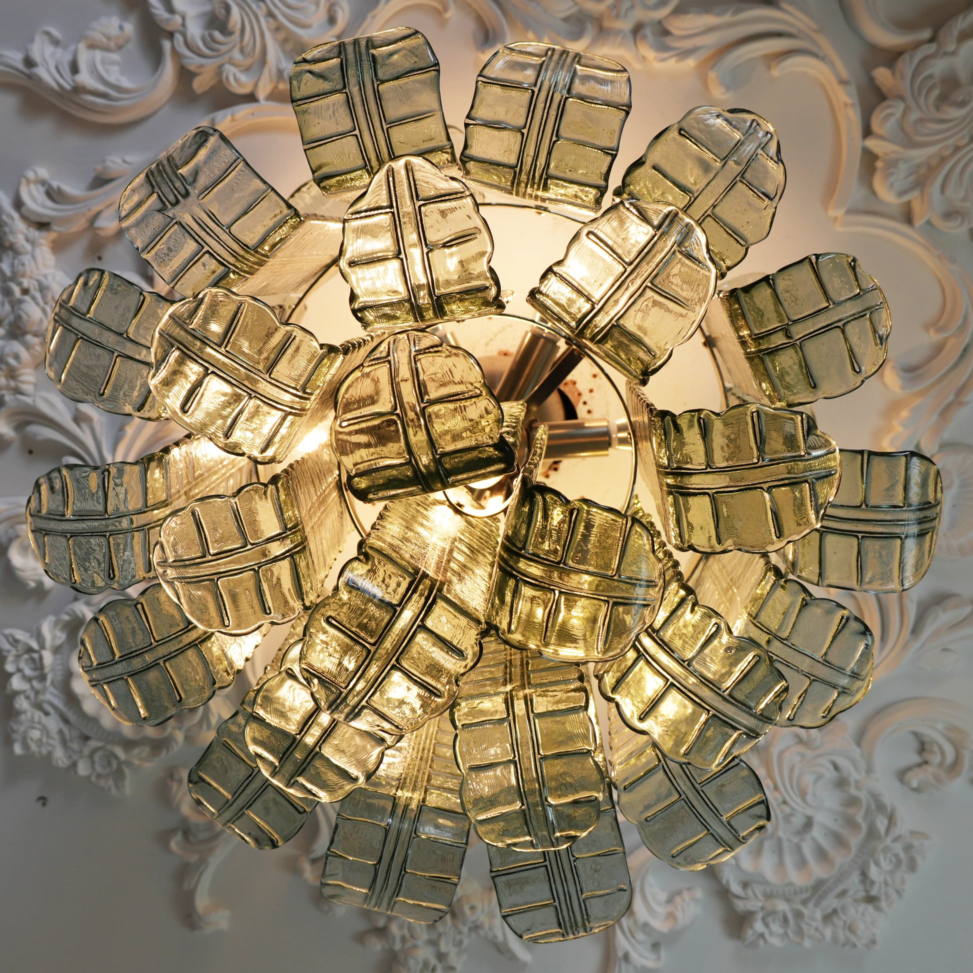 Elegant Murano Leaf Shaped Green Ceiling Lamp - Nuvé