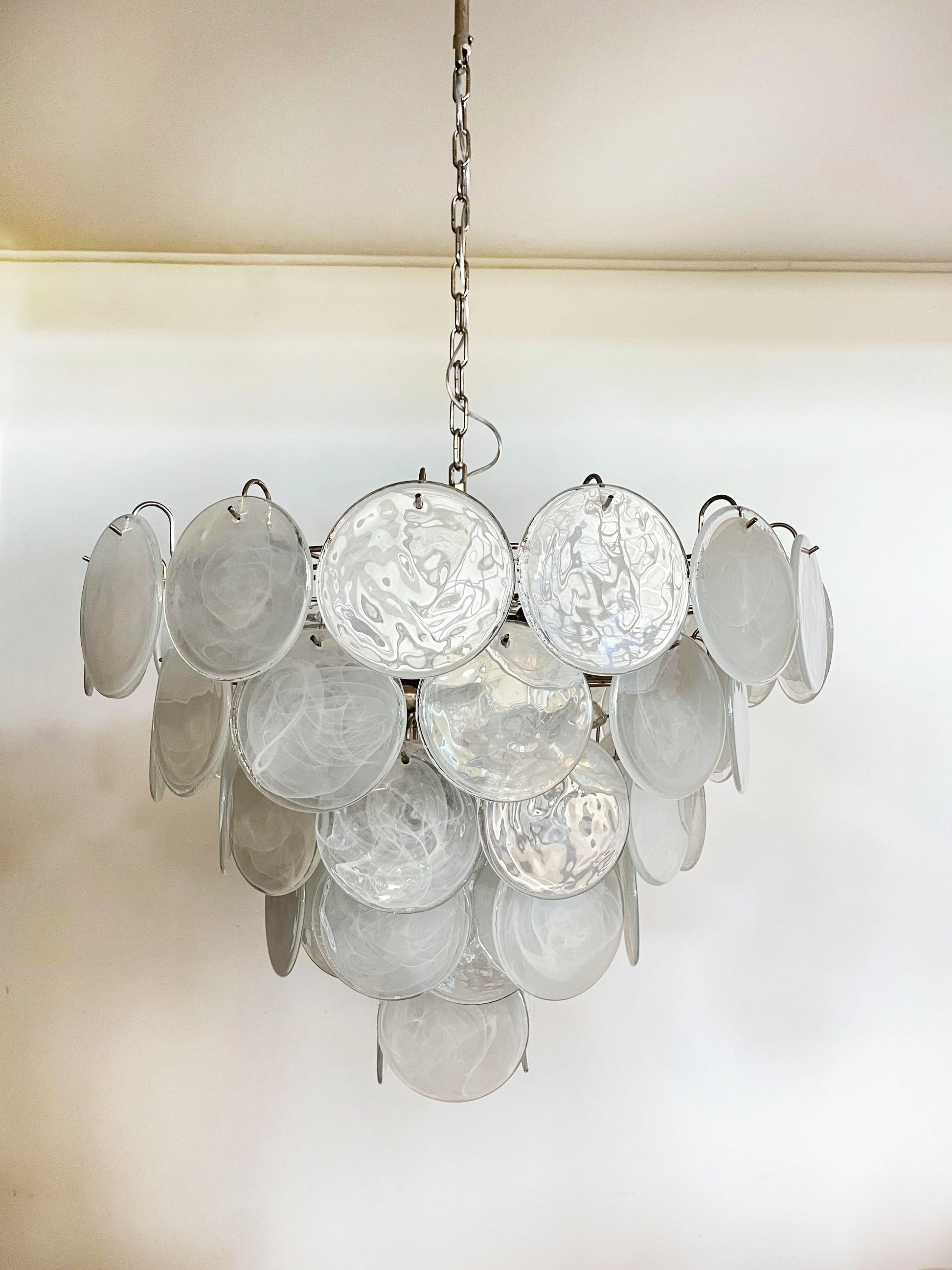 Elegant White Murano Disc Chandelier - Nuvé