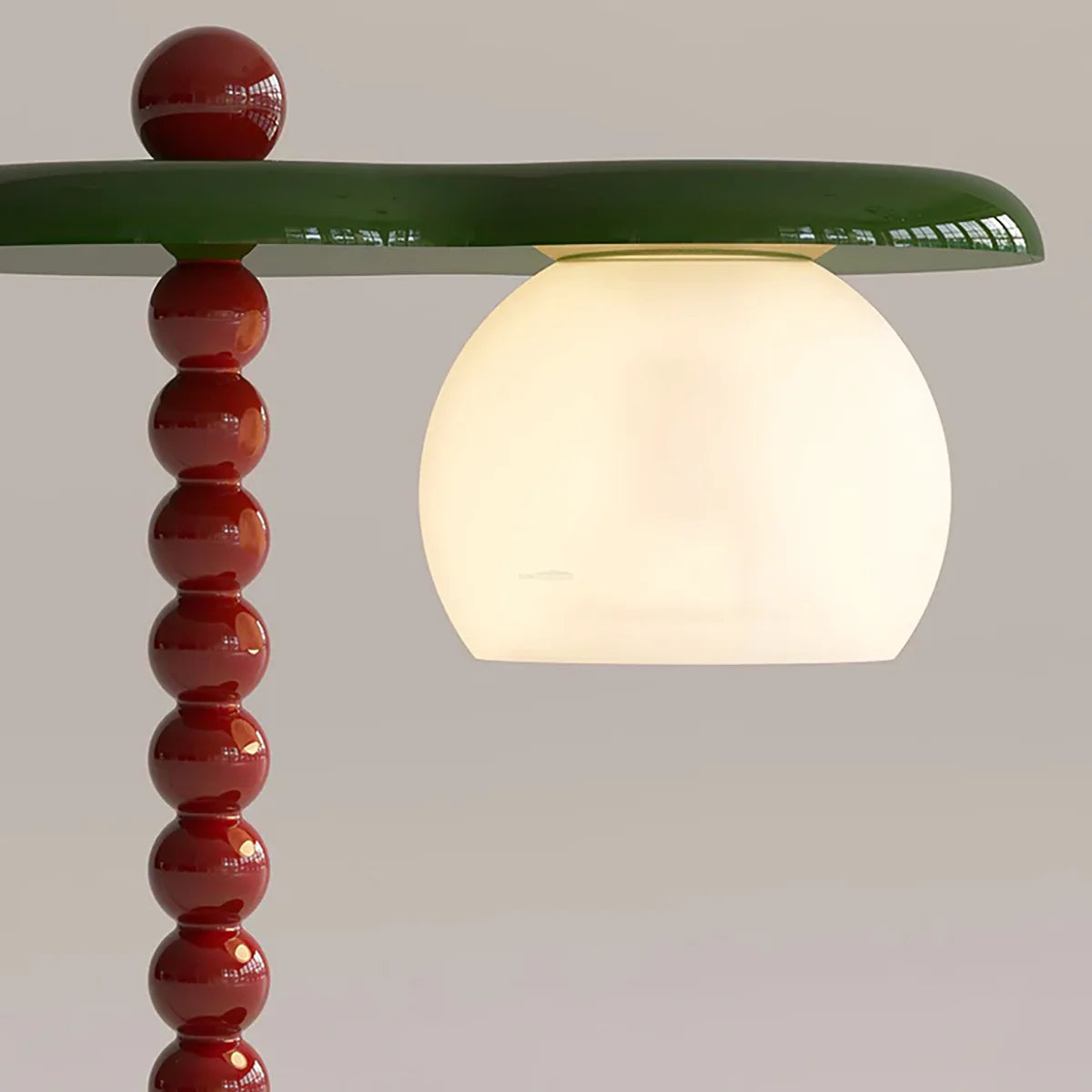 Everalda Candle Table Lamp - Nuvé