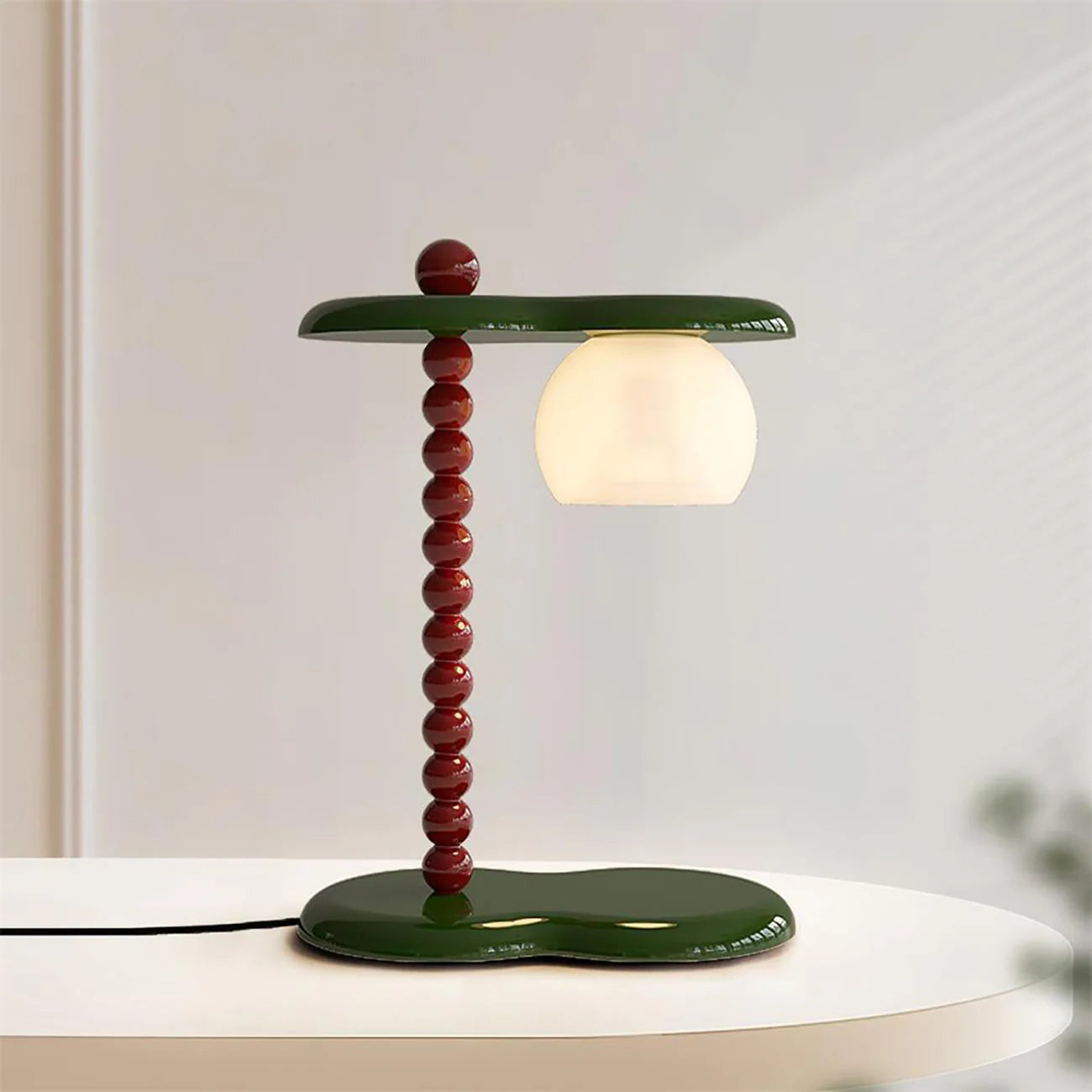 Everalda Candle Table Lamp - Nuvé