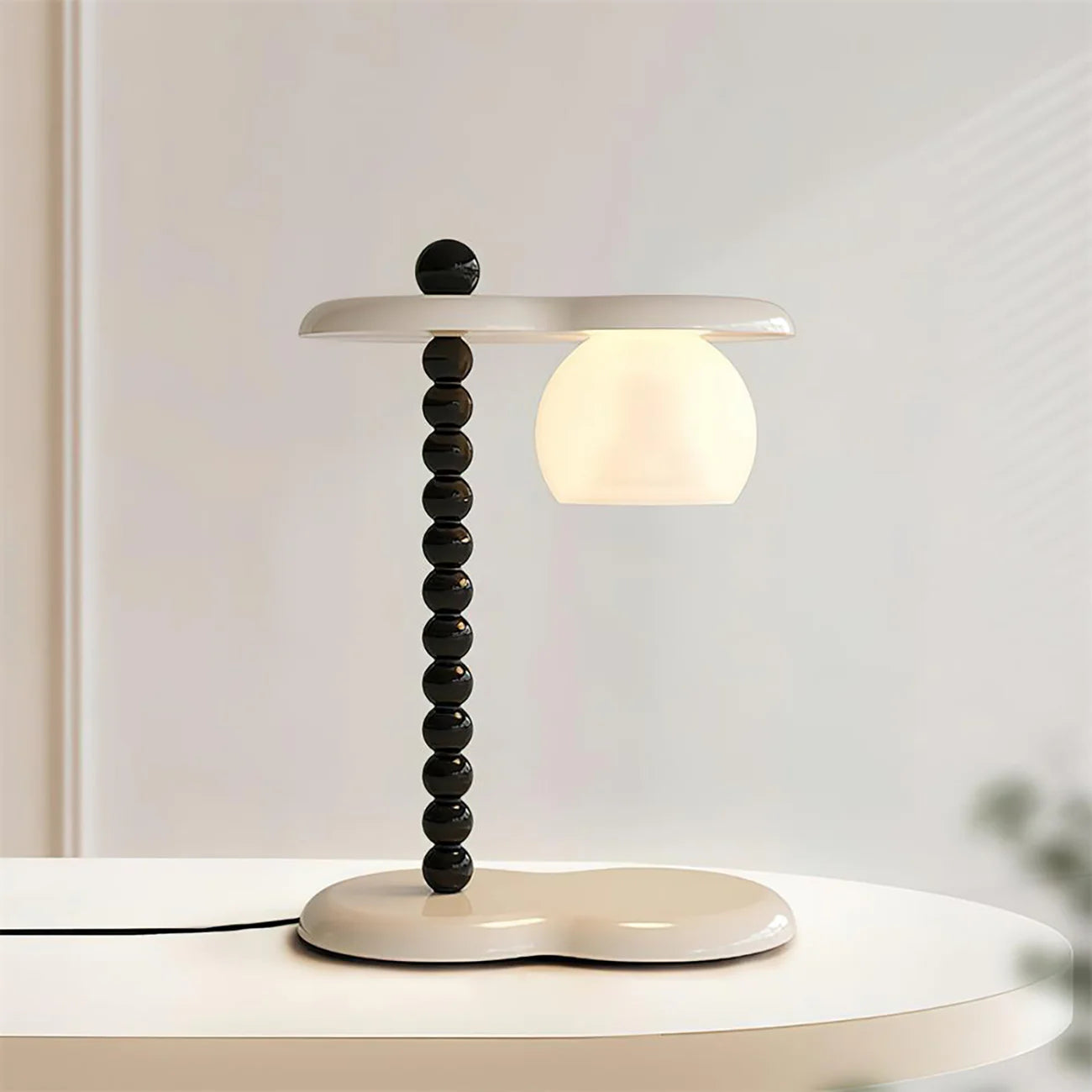 Everalda Candle Table Lamp - Nuvé