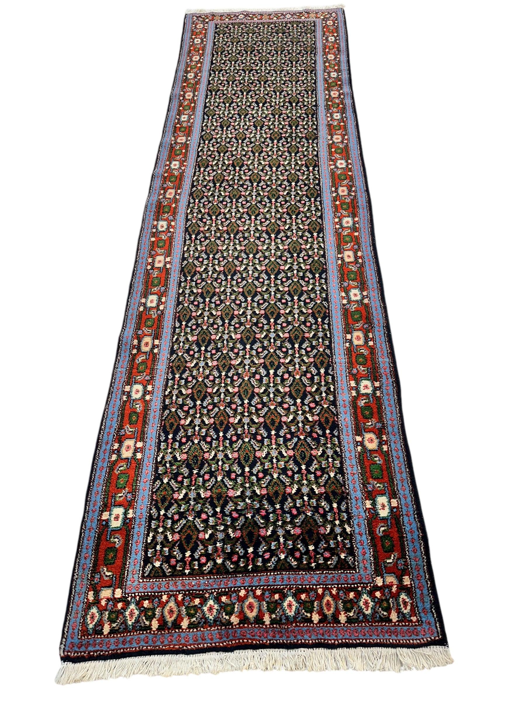 Vintage Persian Senneh Runner Rug - 2'8" x 9'8" - Handwoven Wool, Circa 1960-1980 - Nuvé