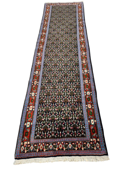 Vintage Persian Senneh Runner Rug - 2'8" x 9'8" - Handwoven Wool, Circa 1960-1980 - Nuvé