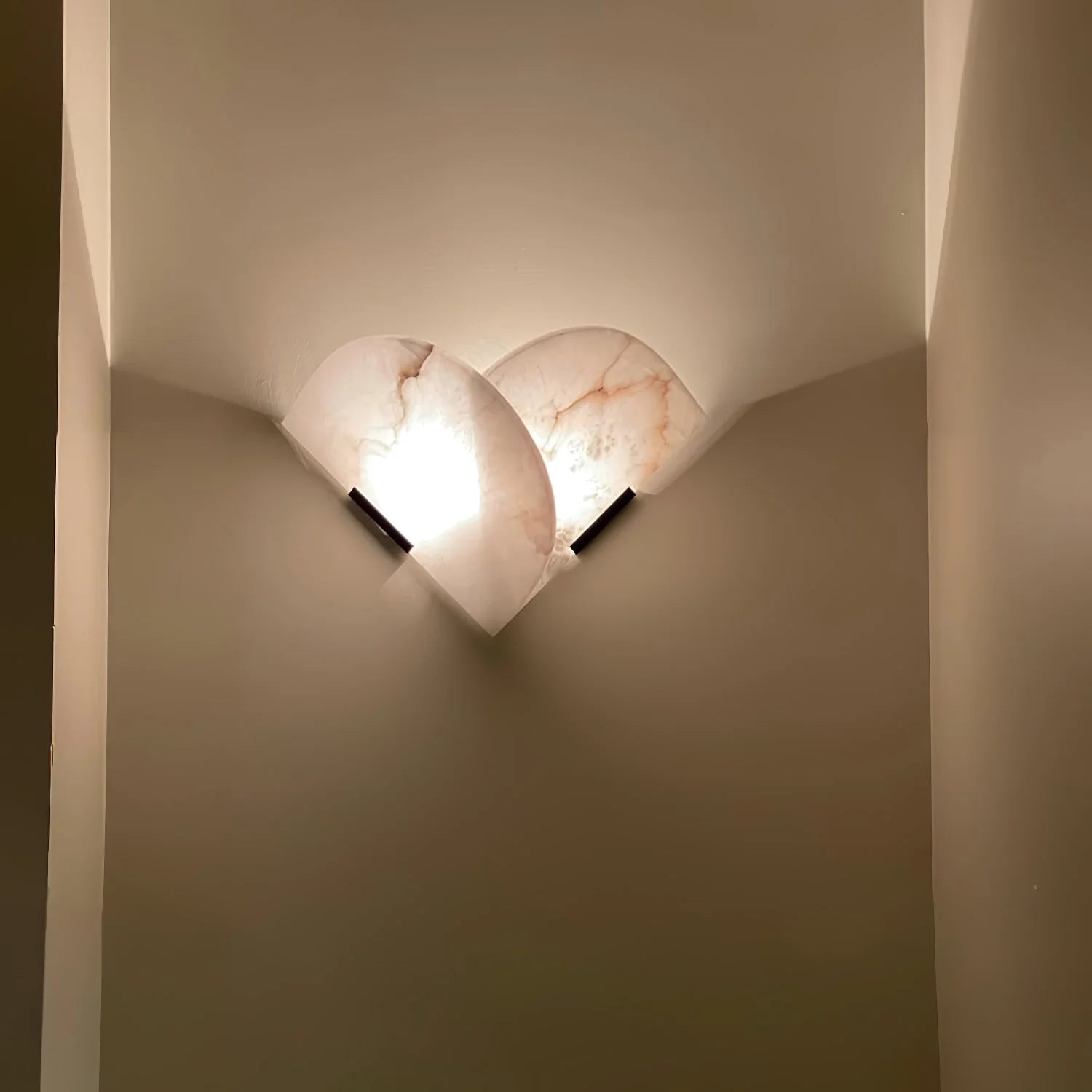 Fly Gaby Alabaster Wall Lamp - Nuvé