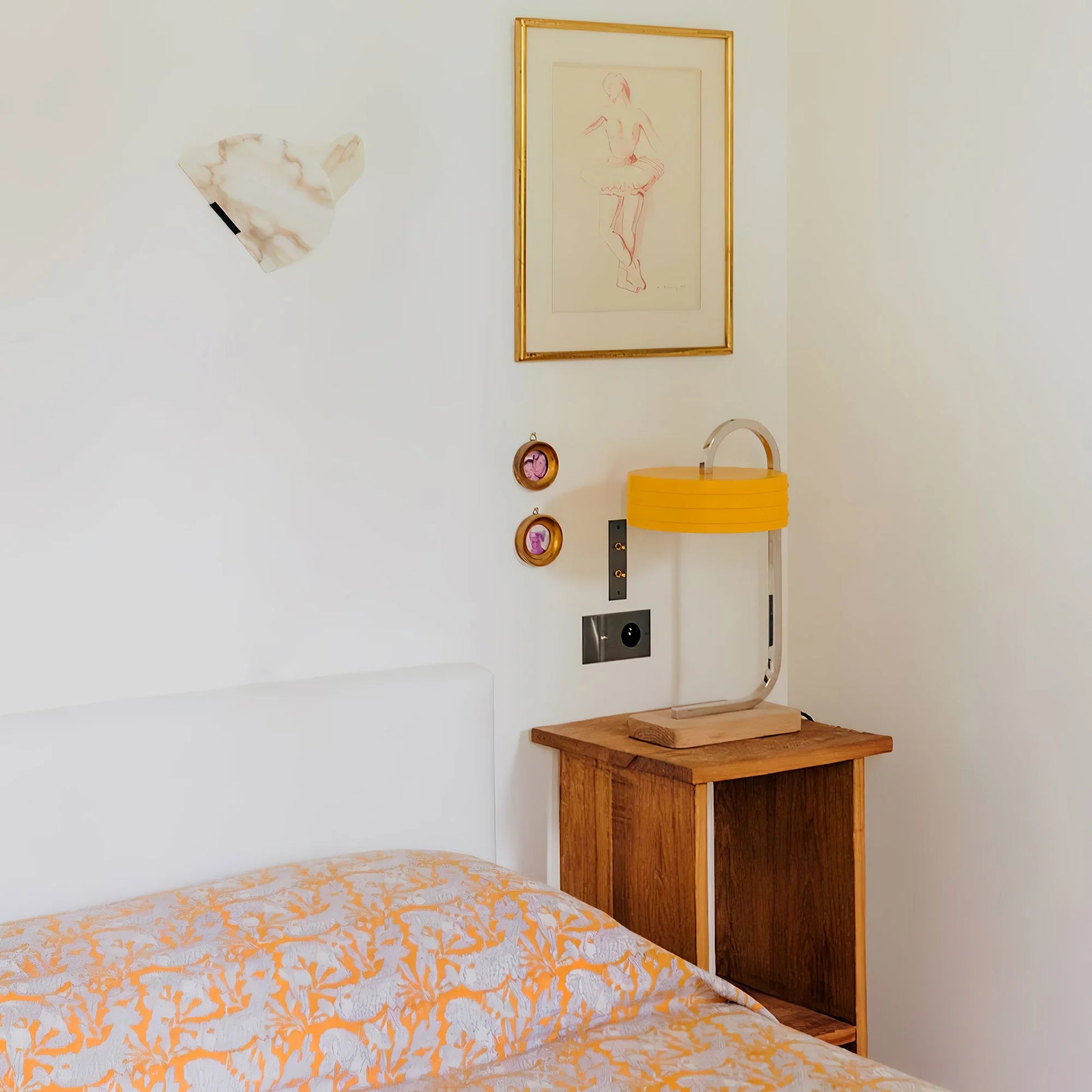 Fly Gaby Alabaster Wall Lamp - Nuvé