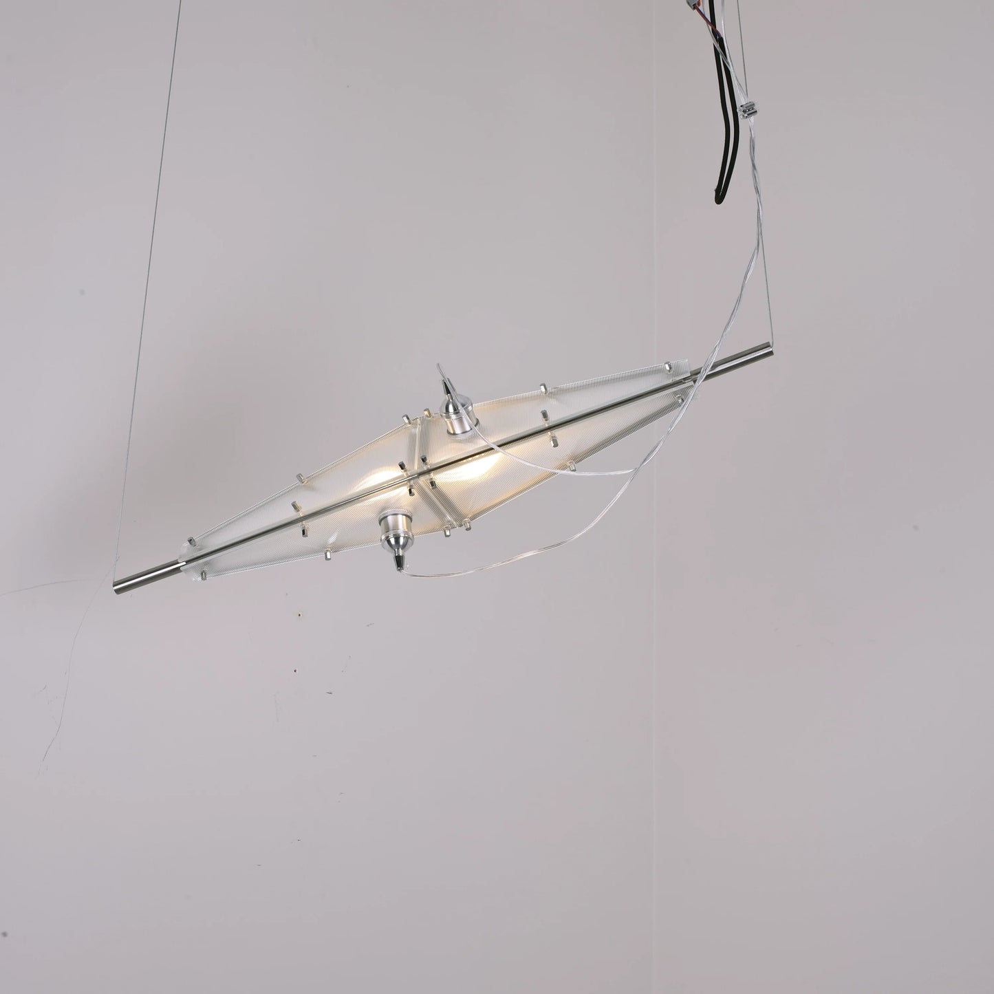 Fragment Modern Acrylic Pendant Lamp - Nuvé