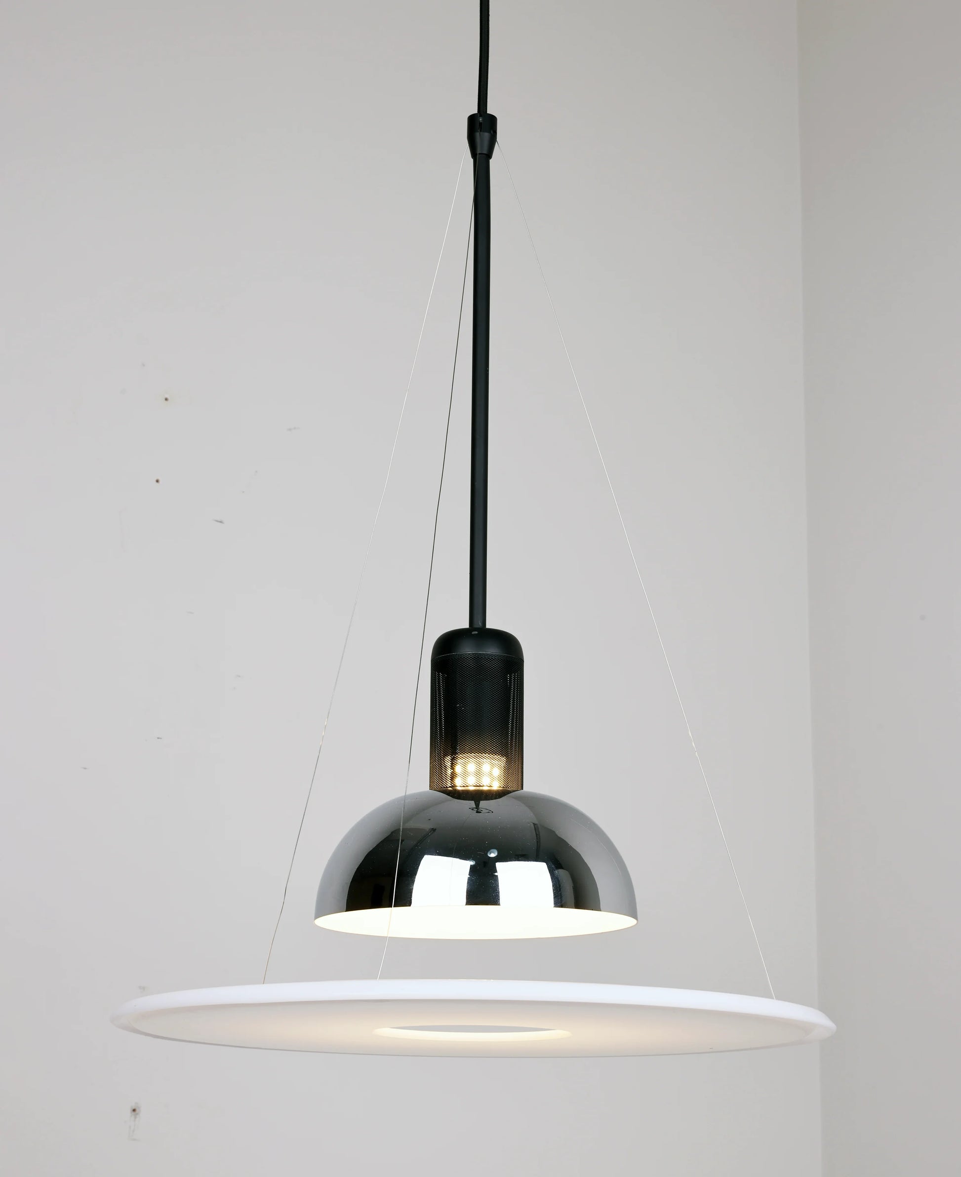 Acrylic Frisbi Pendant Light - Nuvé