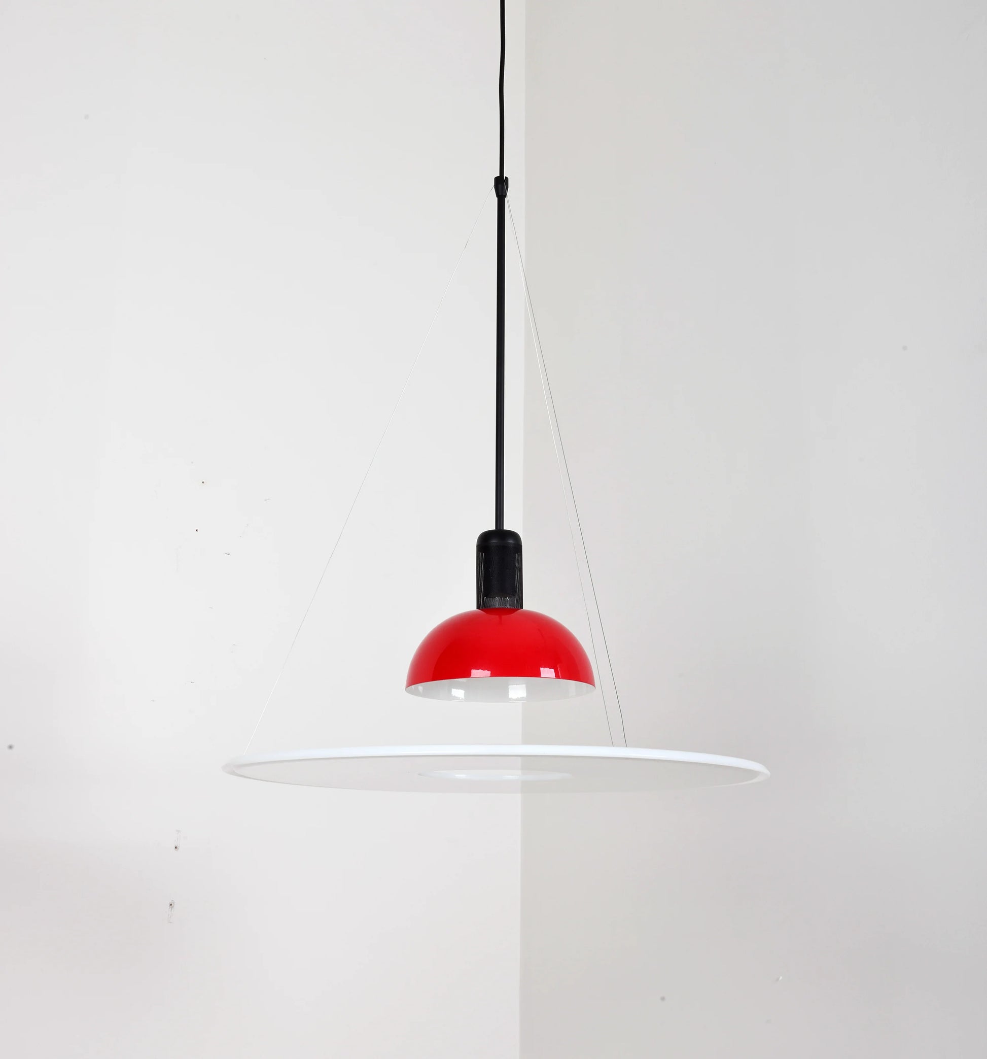 Acrylic Frisbi Pendant Light - Nuvé