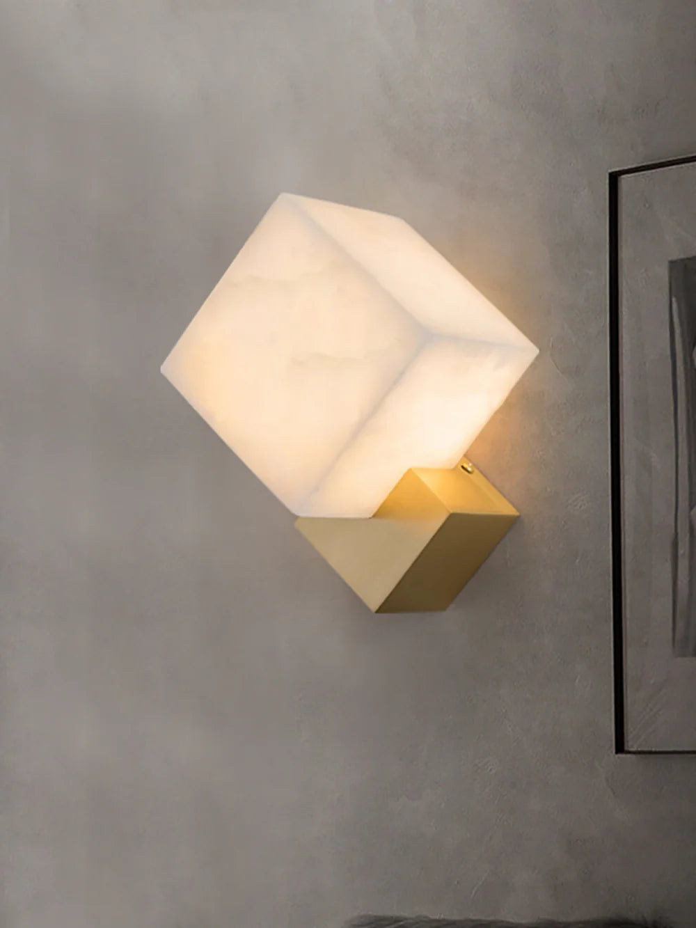 Alabaster Gatsby Wall Sconce - Nuvé