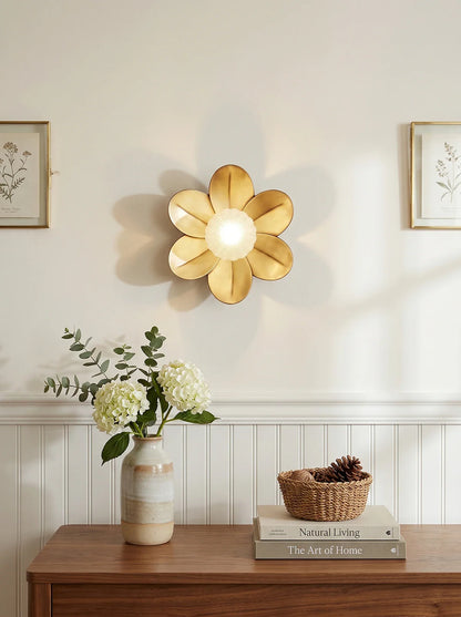 Gigi Wall Lamp
