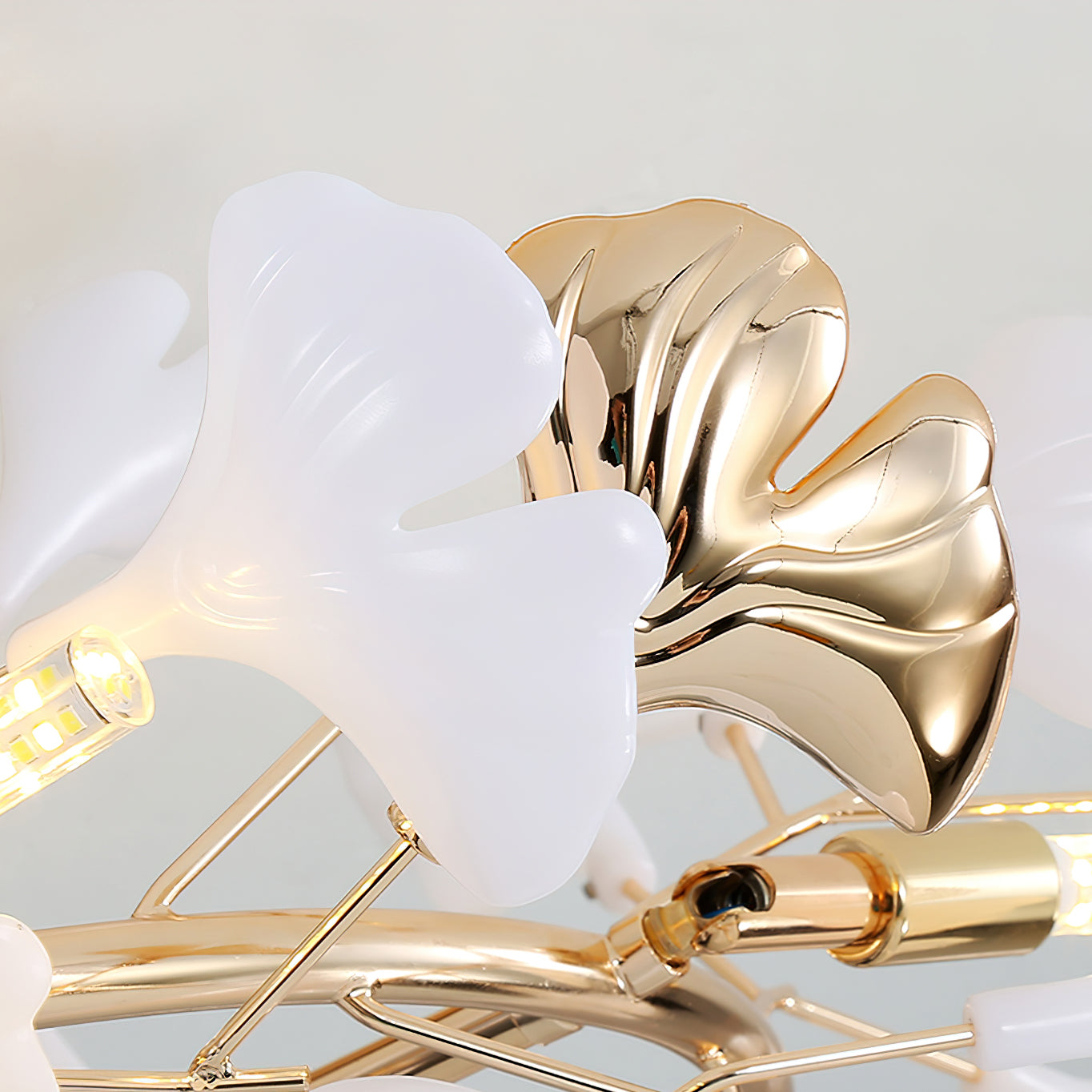 Gingko Rotating Ceiling Lamp - Nuvé