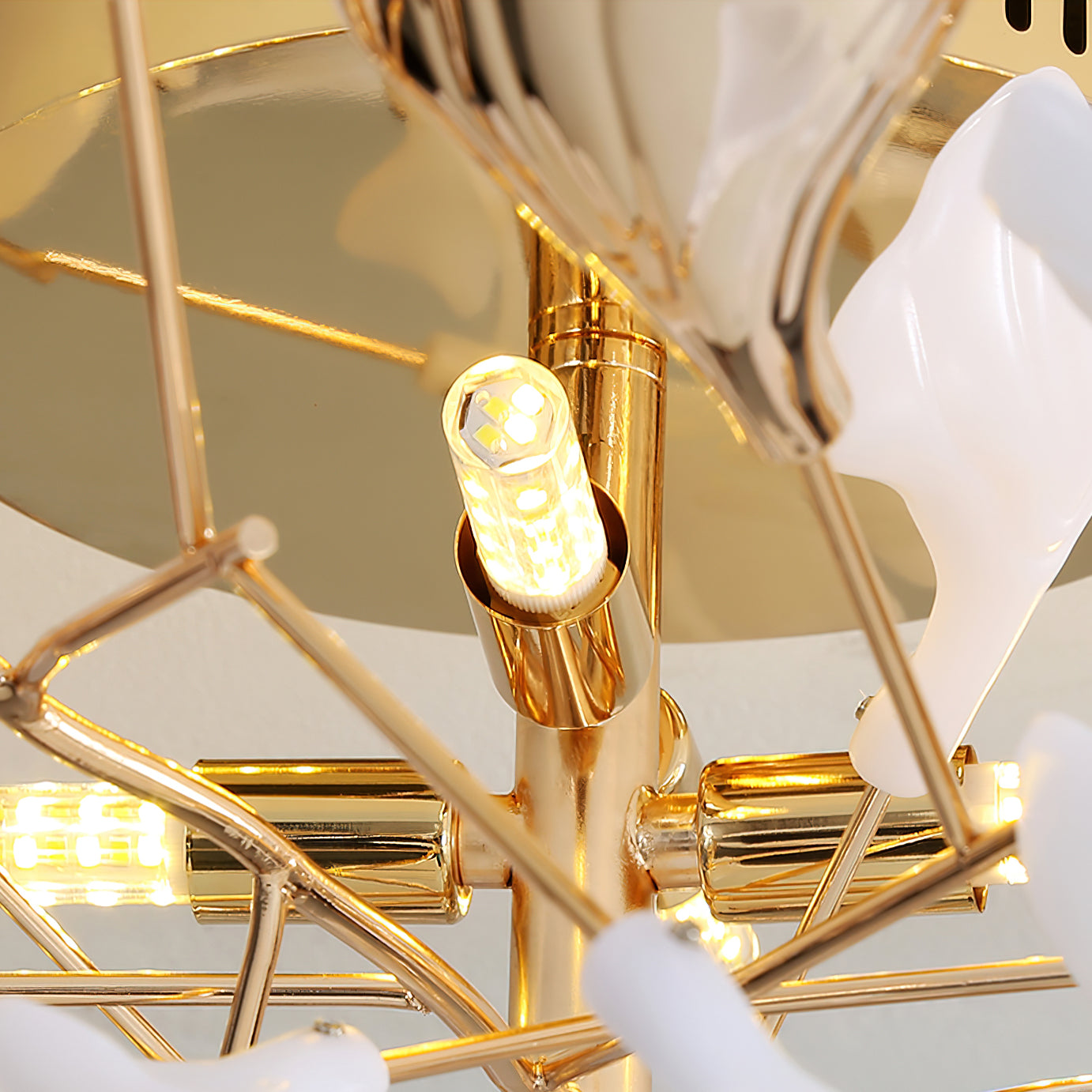 Gingko Rotating Ceiling Lamp - Nuvé