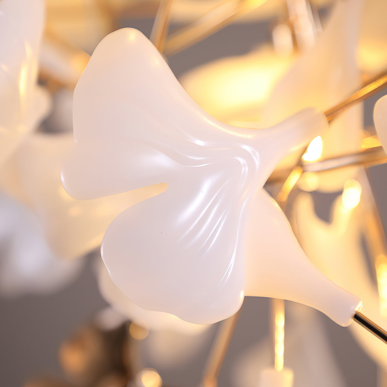 Ginkgo Tip Tlying Chandelier - Nuvé