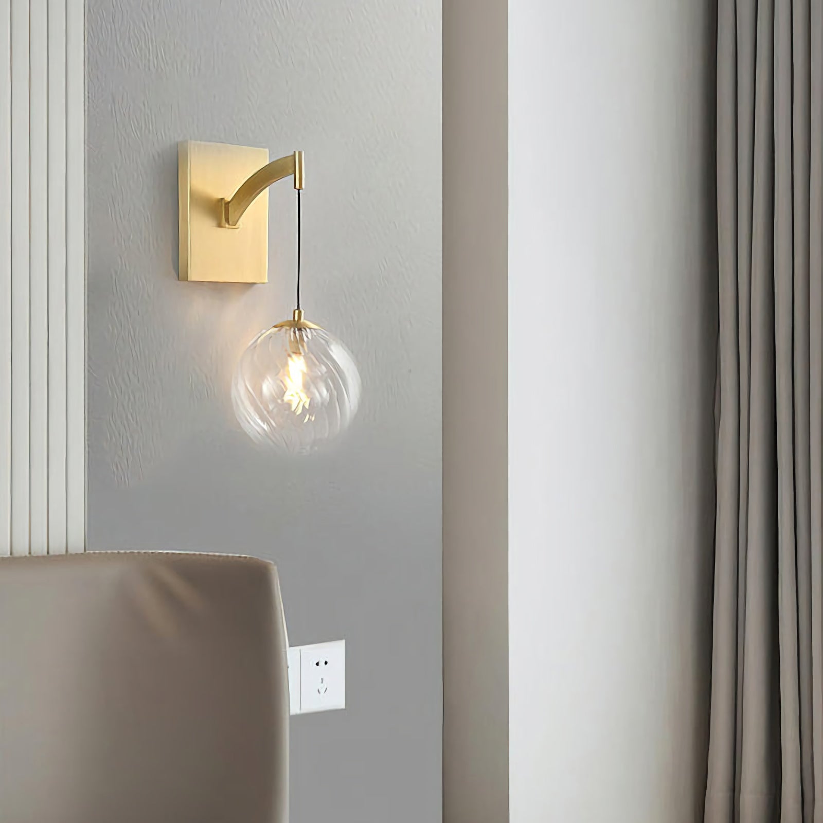 Golden Globe Glass Wall Lamp - Nuvé