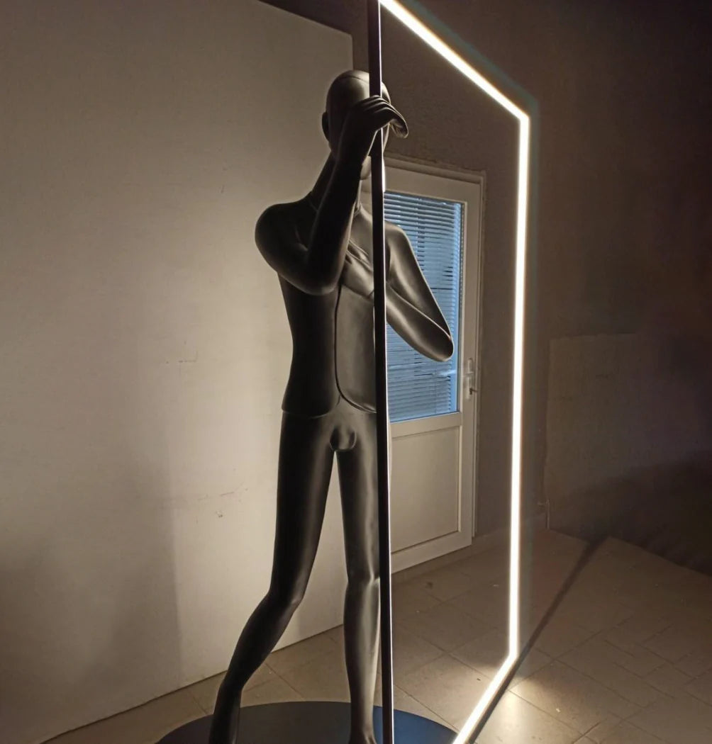 Human Mirror Sculpture Floor Lamp - Nuvé