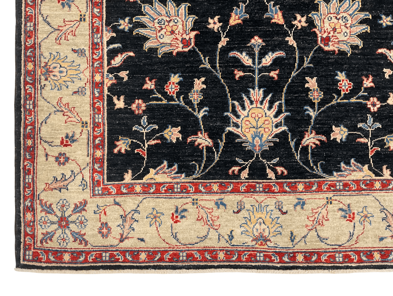 Chobi Farahan (4'01"x6'02") black/ivory