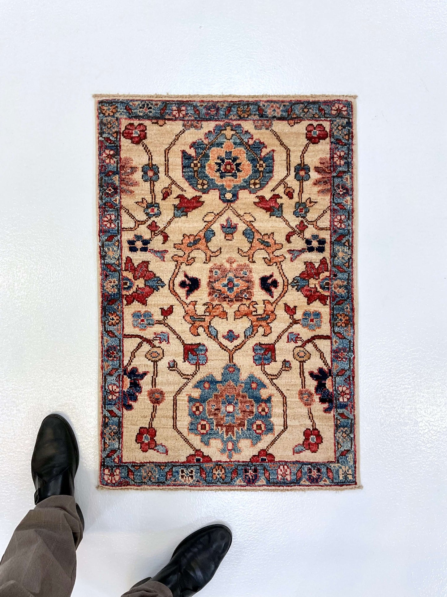 Afghan Ariana (2'00"x3'00") ivory/blue - Nuvé