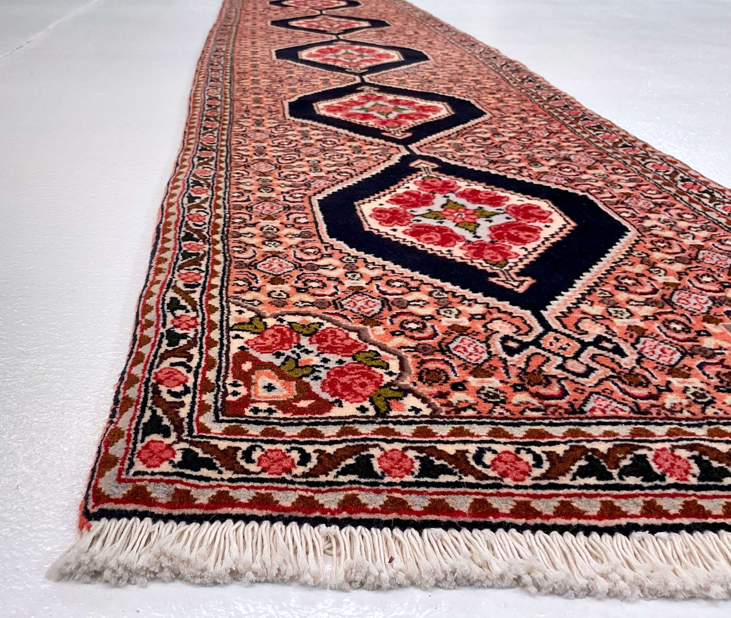 Persian Bijar (1'10"x8'08") rose/indigo - Nuvé