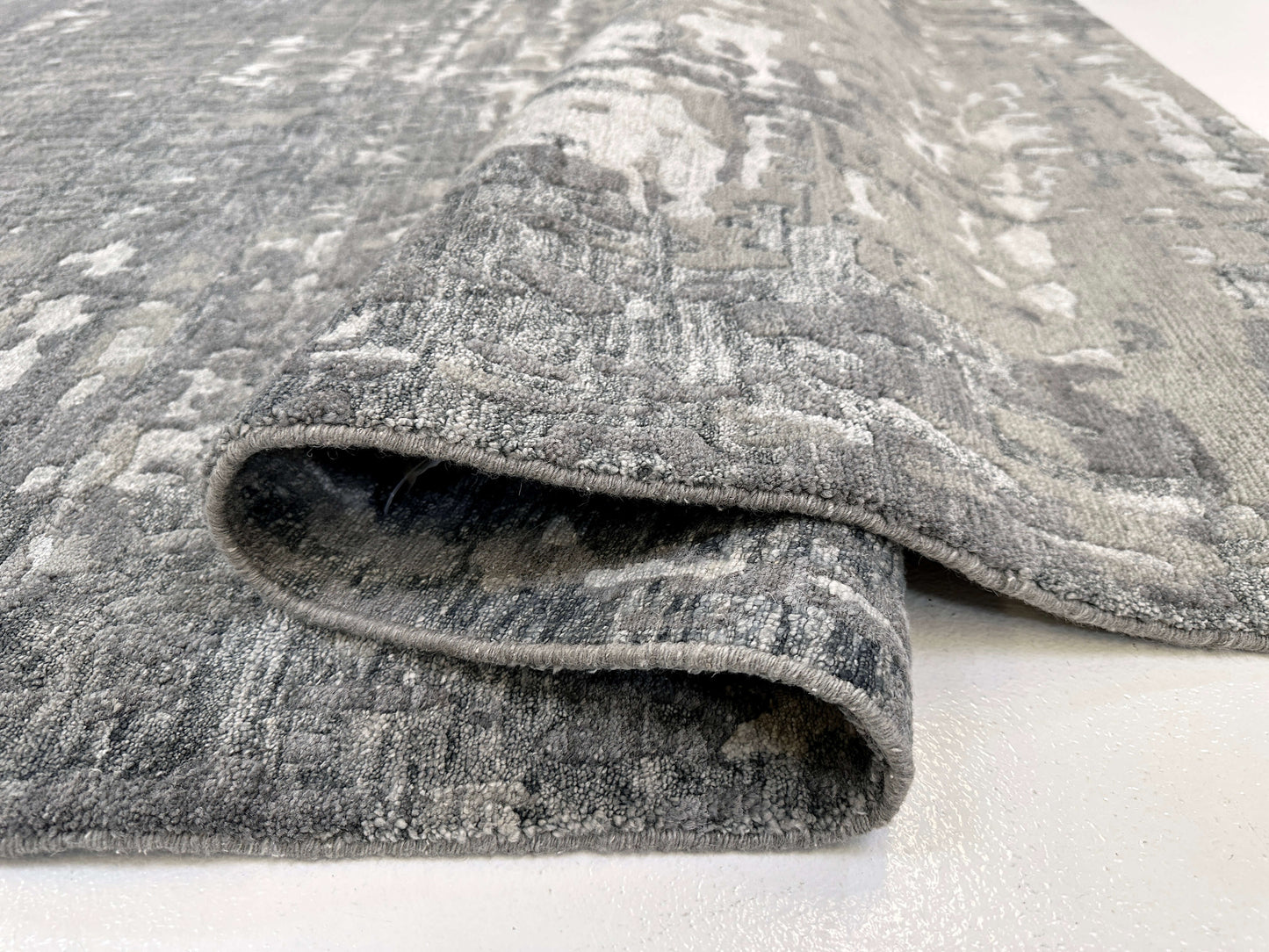 Modern, Carved Tibetan-Style 6x9 (dark gray)