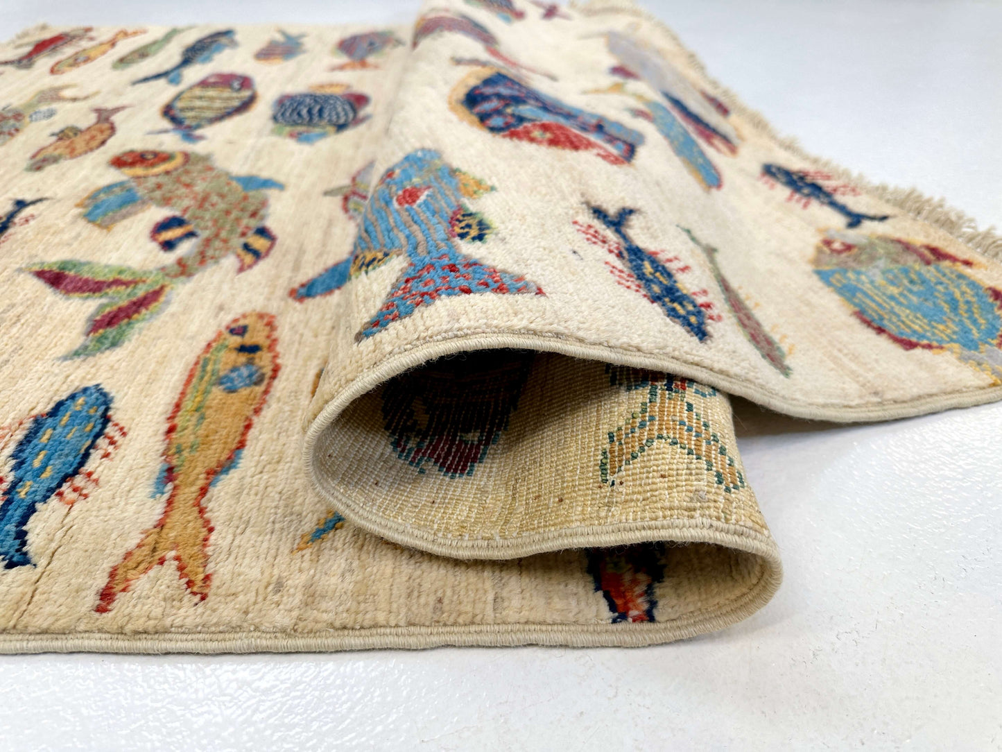 Ariyana-Oceanic Fish (3'04"x4'05") ivory/multicolor - Nuvé