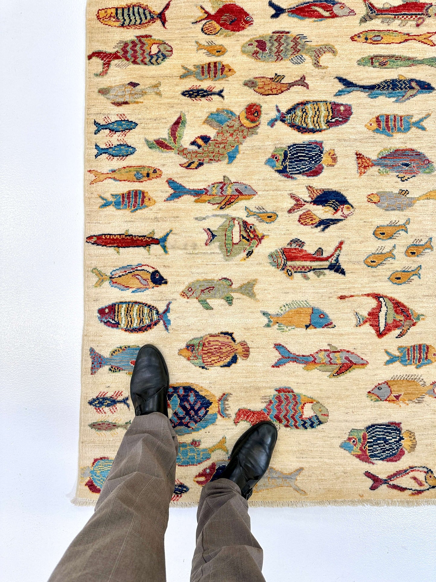 Ariyana-Oceanic Fish (3'04"x4'05") ivory/multicolor - Nuvé