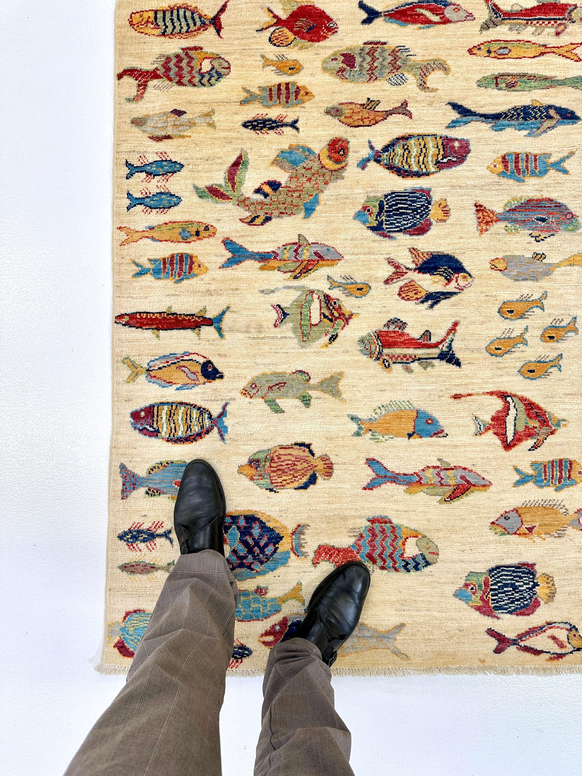 Ariyana-Oceanic Fish (3'04"x4'05") ivory/multicolor - Nuvé