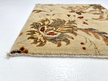 Vegetable-Dye with Silk Accents (18" square) ivory - Nuvé